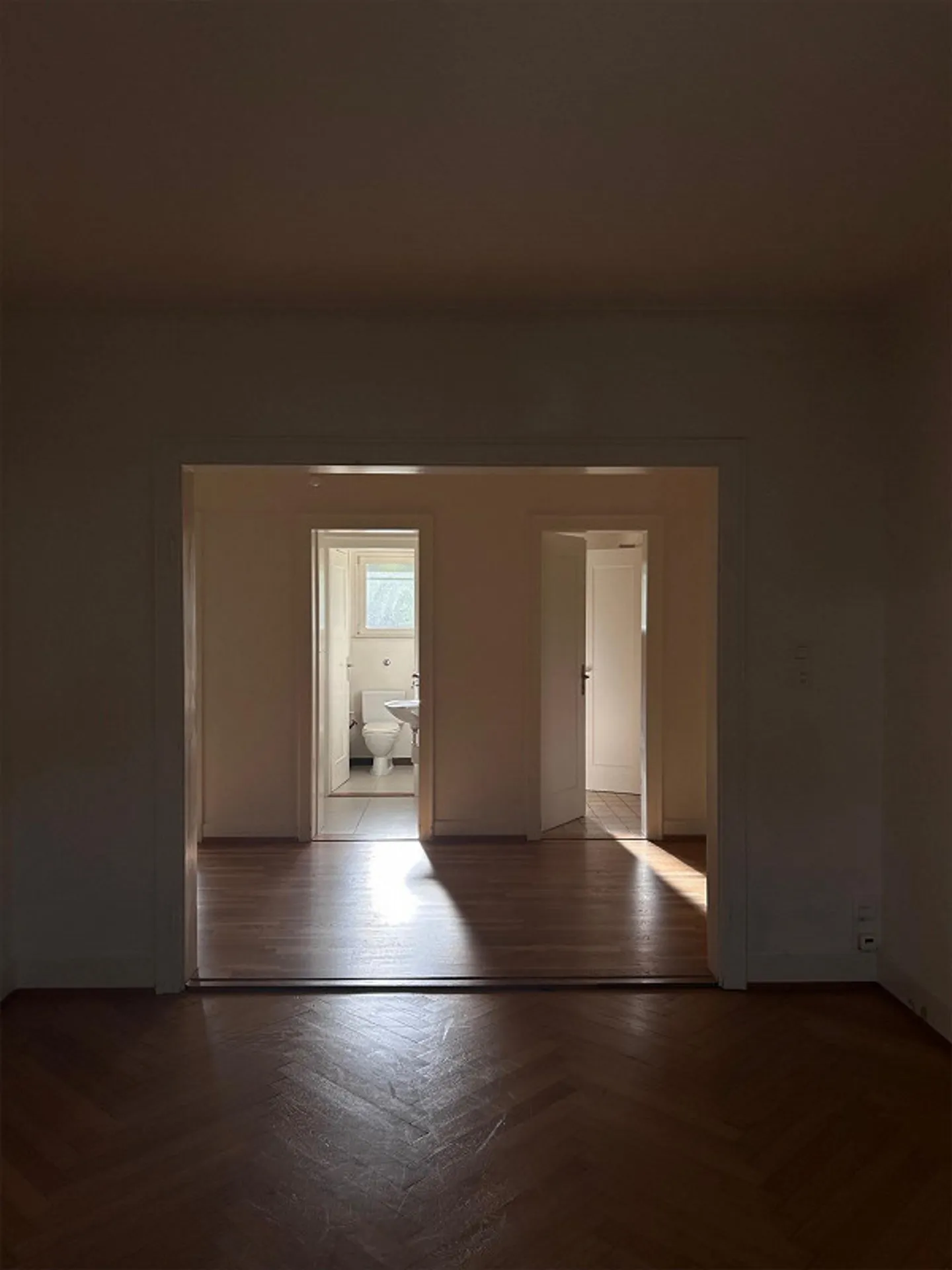 Helle Wohnung mit Balkon und eigenem Garten - Foto 7 von 15