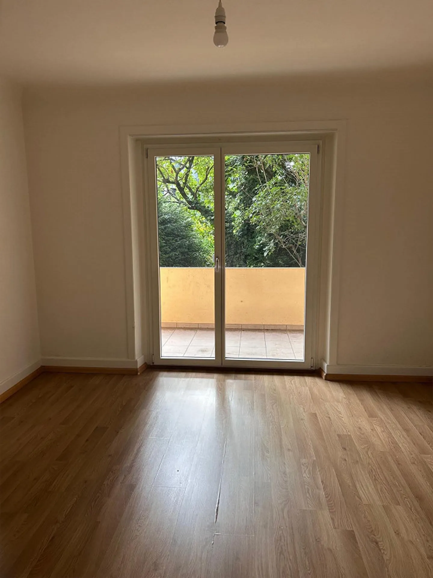 Helle Wohnung mit Balkon und eigenem Garten - Foto 9 von 15