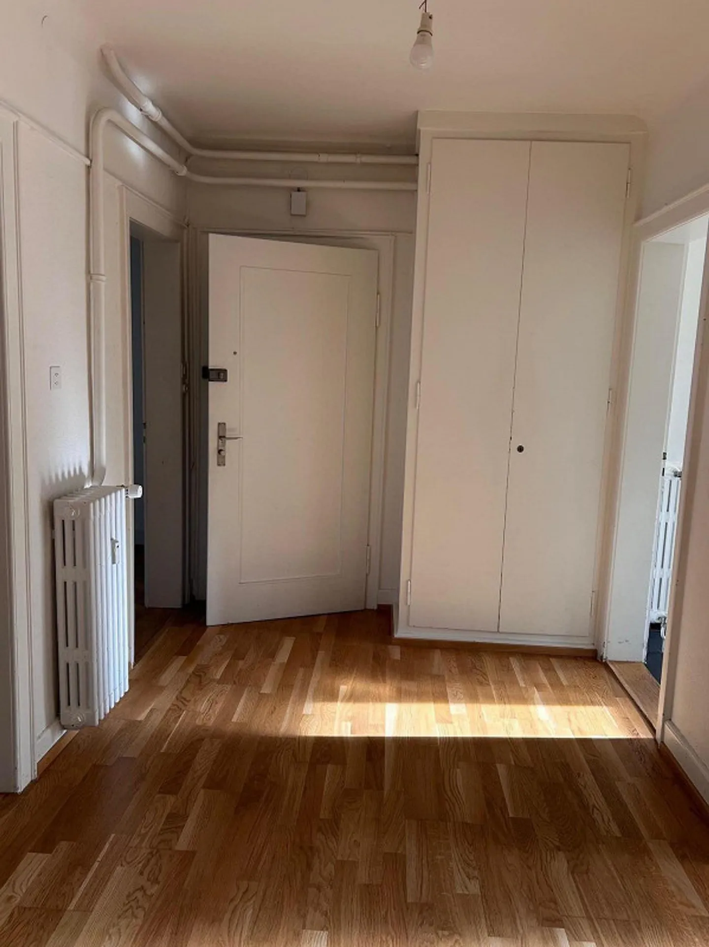 Helle Wohnung mit Balkon und eigenem Garten - Foto 14 von 15