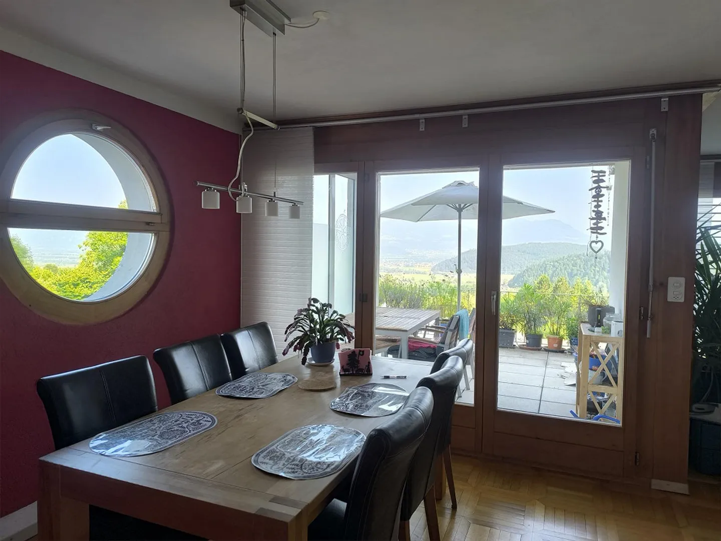 Maison individuelle de 6,5 pièces baignée de lumière avec une vue magnifique - Photo 2 sur 15