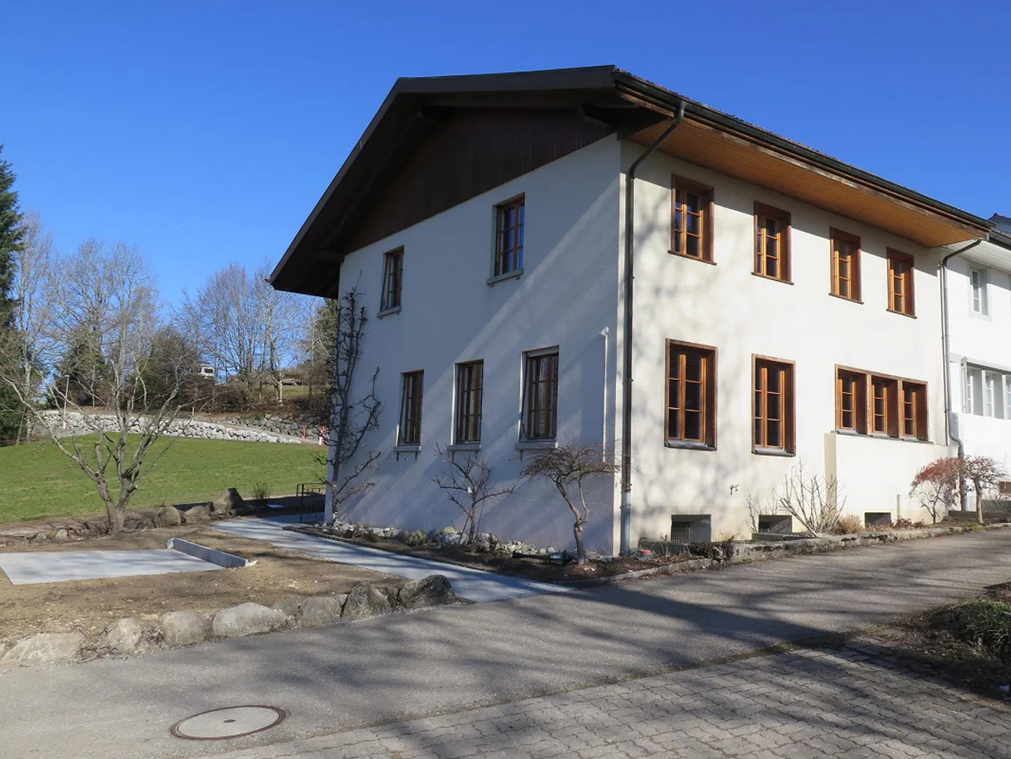 Freshly renovated, large single-family house in the green - Photo 1 of 28