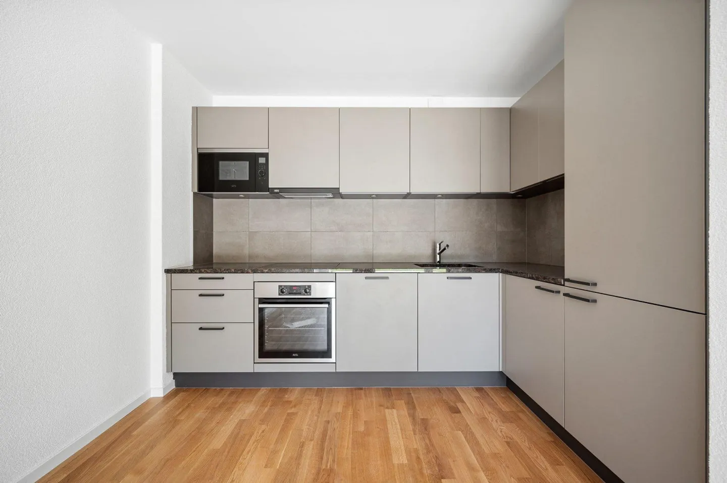 Appartement spacieux avec loggia - Photo 1 sur 7