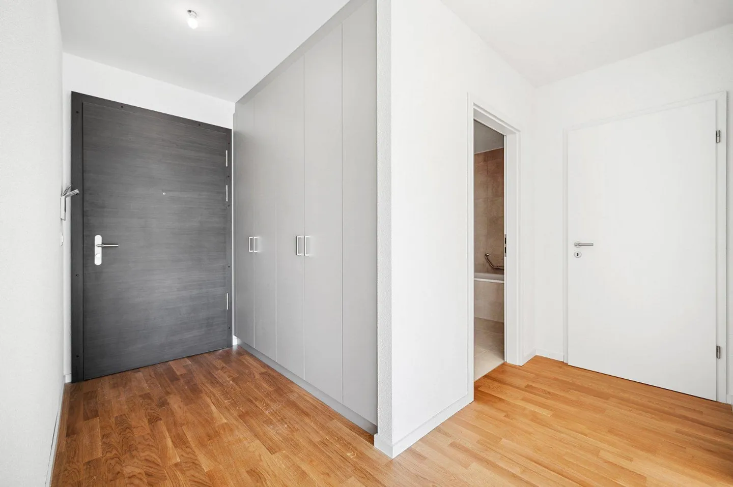 Appartement spacieux avec loggia - Photo 7 sur 7