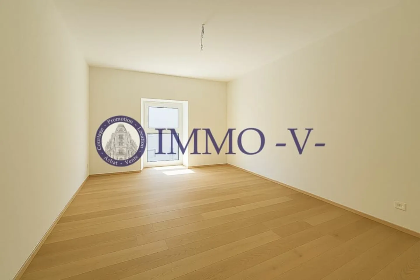 Renovated in the heart of Collombey - Photo 4 of 7