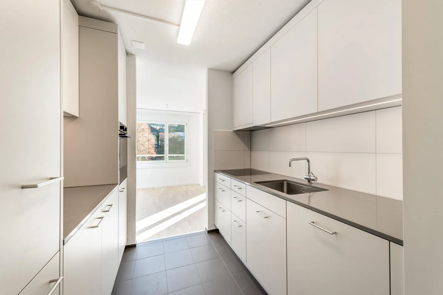 Cerchi un'oasi residenziale tranquilla? Appartamento di 3,5 stanze appena ristrutturato - Foto 3 di 9