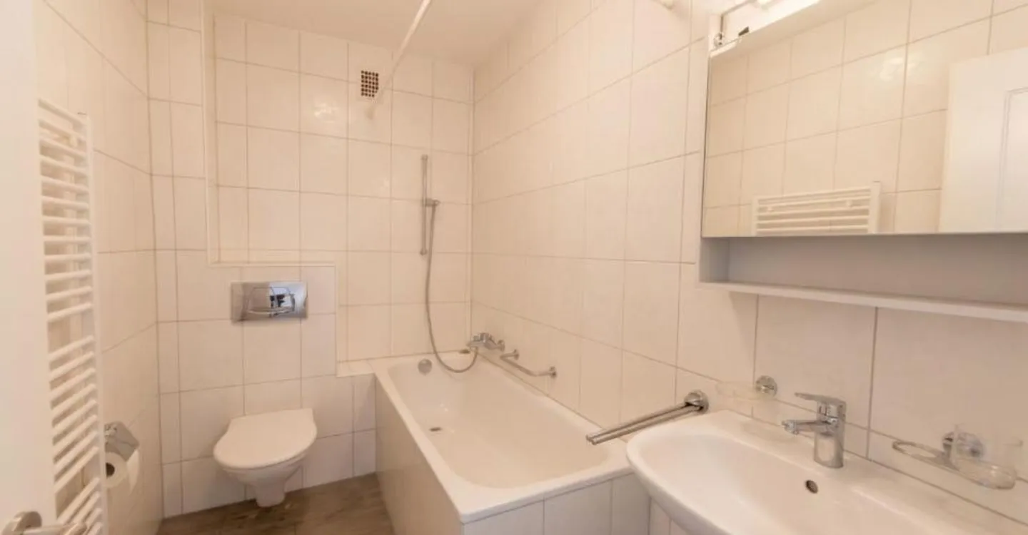 Bell'appartamento di 3,5 locali luminoso e in ottime condizioni. - Foto 4 di 4