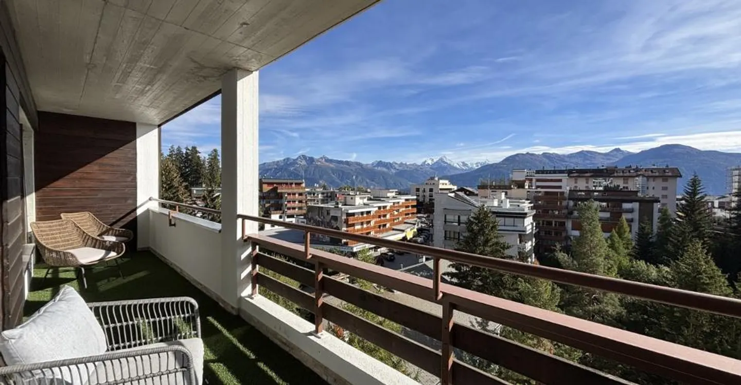Appartement rénové en plein centre de Crans à louer à l'année - Photo 7 of 13
