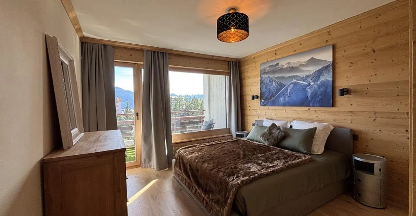 Appartement rénové en plein centre de Crans à louer à l'année - Photo 6 of 13