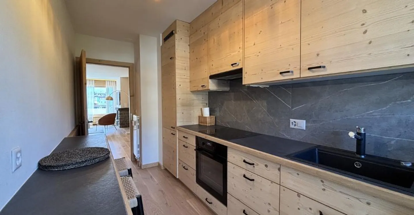 Appartement rénové en plein centre de Crans à louer à l'année - Photo 11 of 13