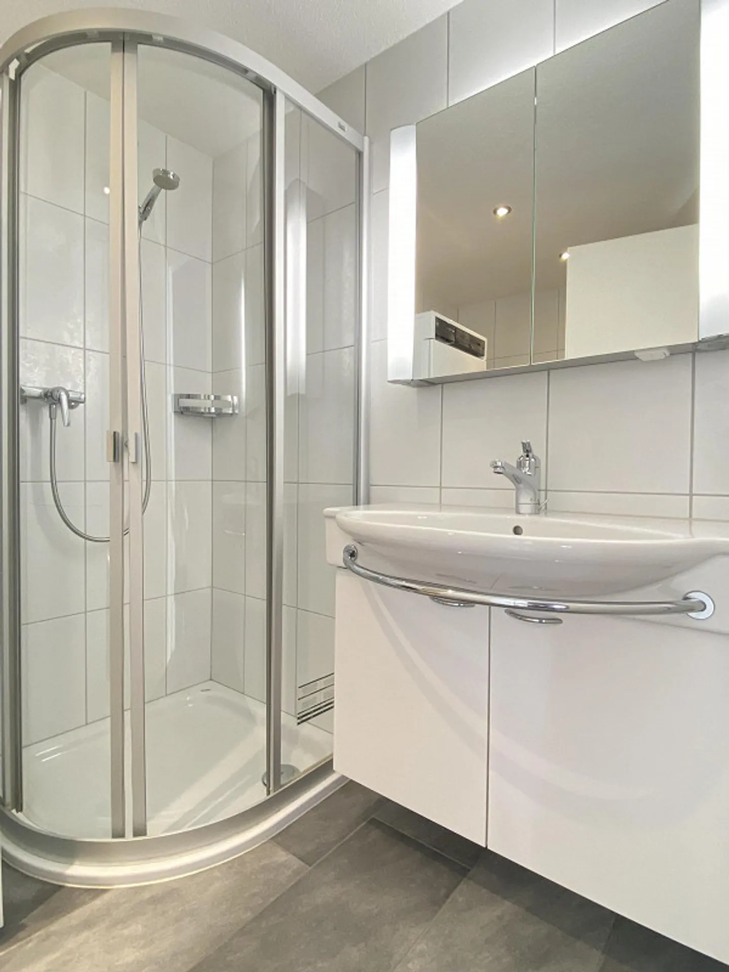 Freshly renovated, large single-family house in the green - Photo 11 of 28