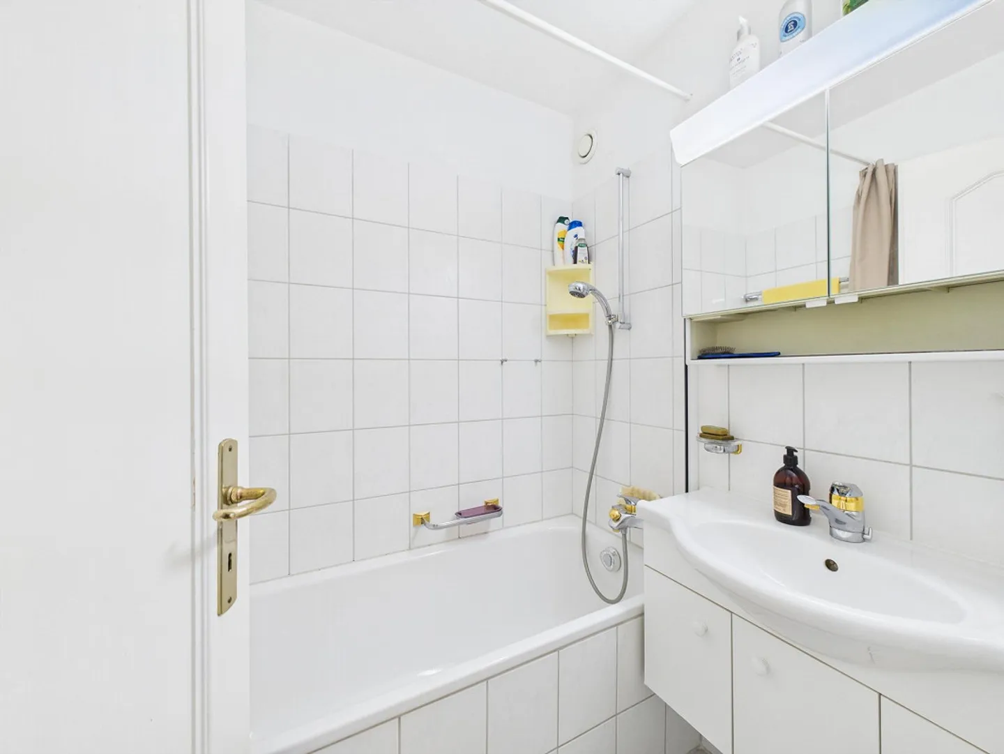 Appartement confortable de 4,5 pièces avec balcon et vue sur la nature - Photo 8 sur 10