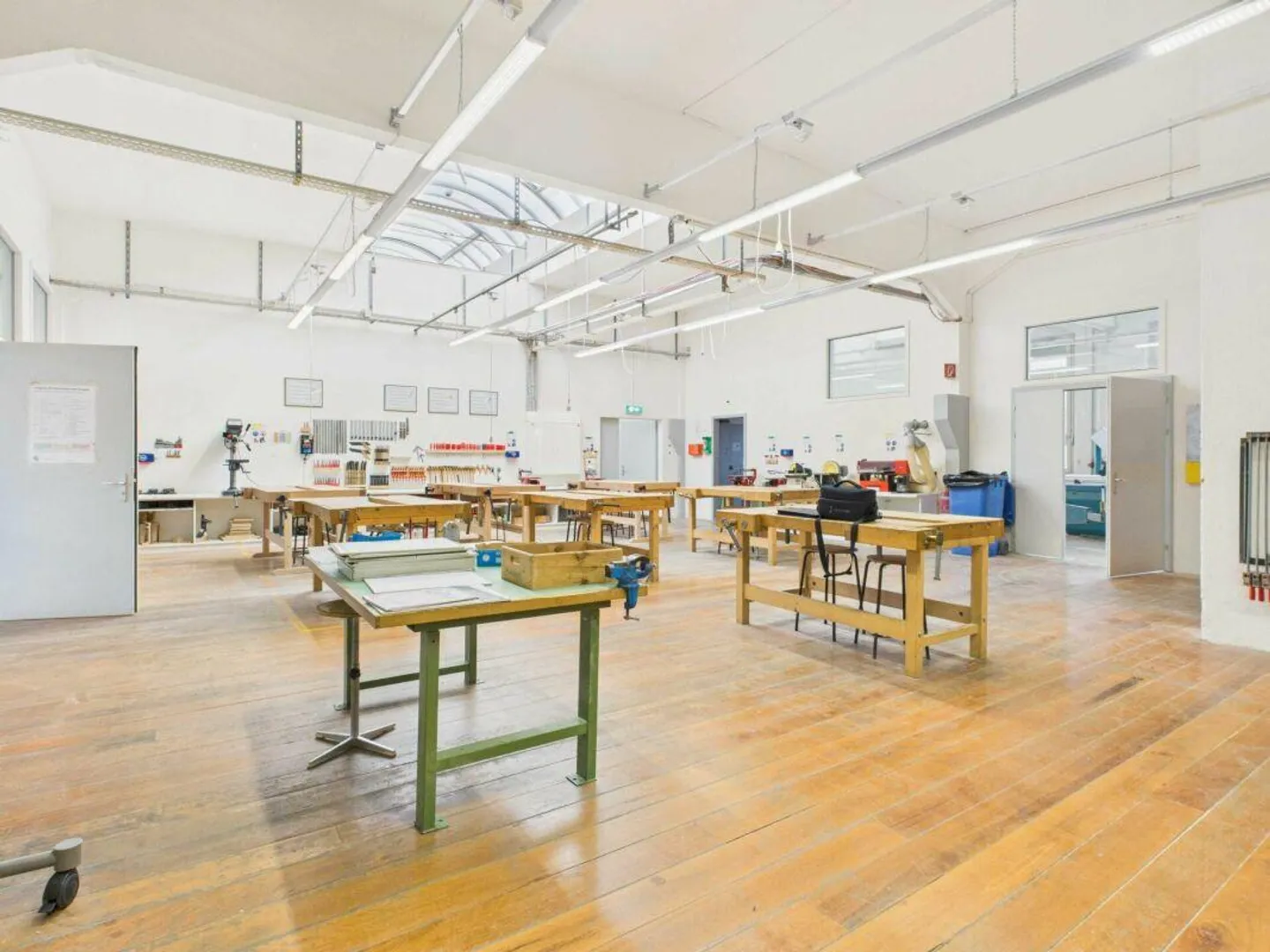 Office/Commercial Spaces in a Central Location - Photo 5 of 14