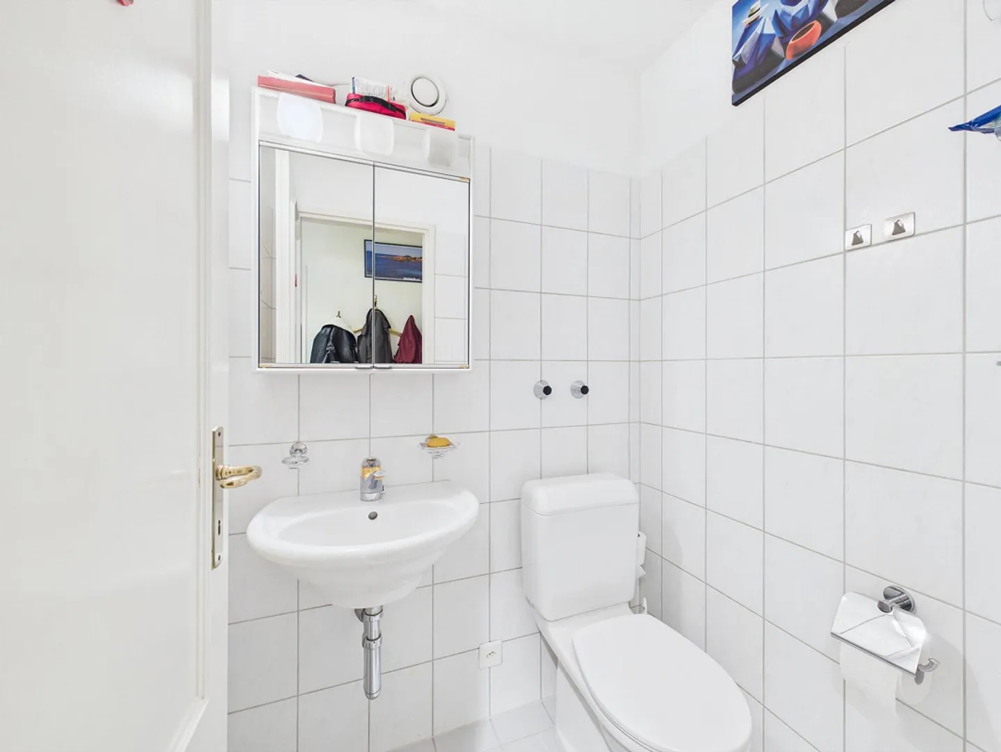 Appartement confortable de 4,5 pièces avec balcon et vue sur la nature - Photo 9 sur 10