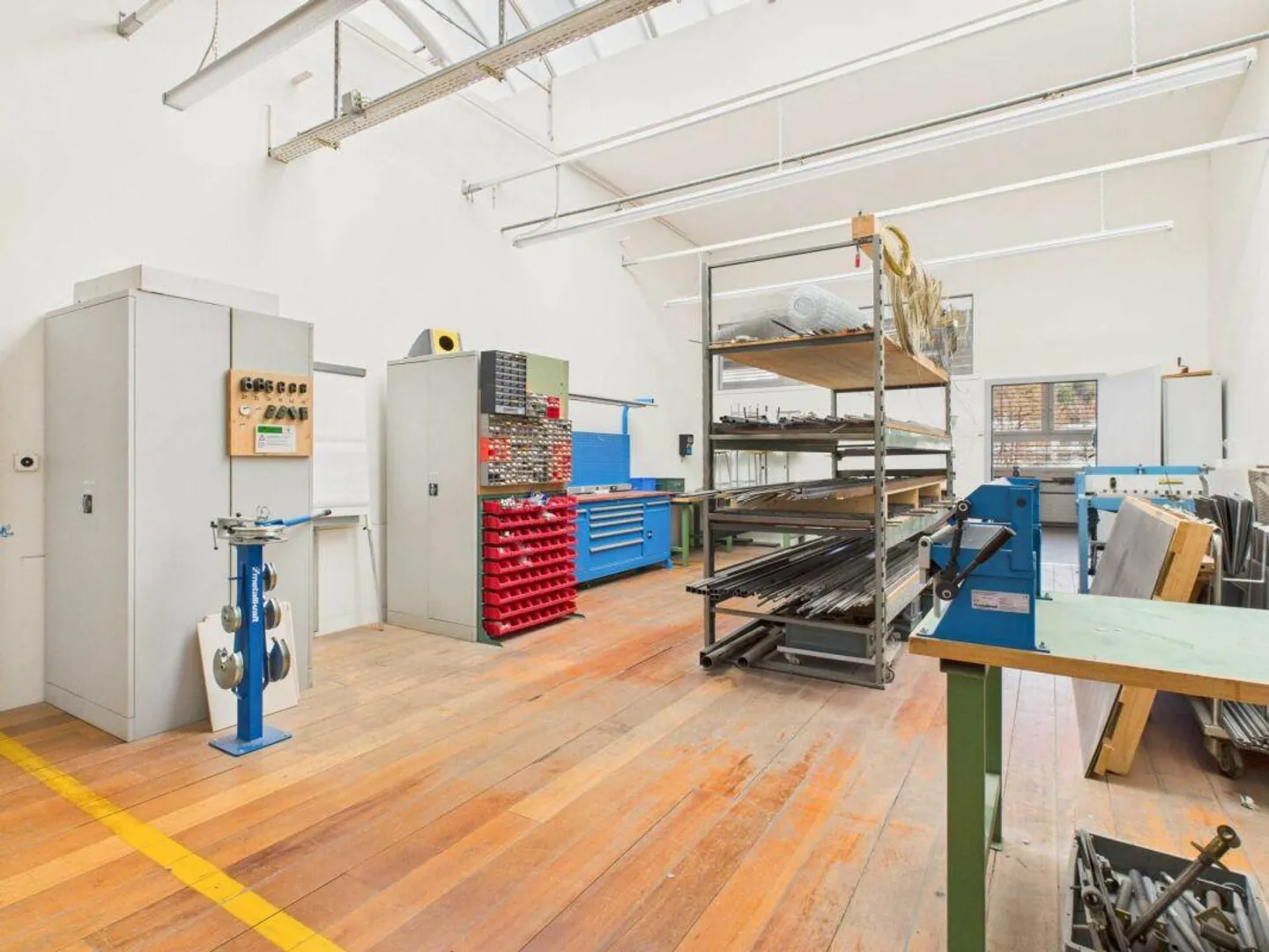 Office/Commercial Spaces in a Central Location - Photo 8 of 14