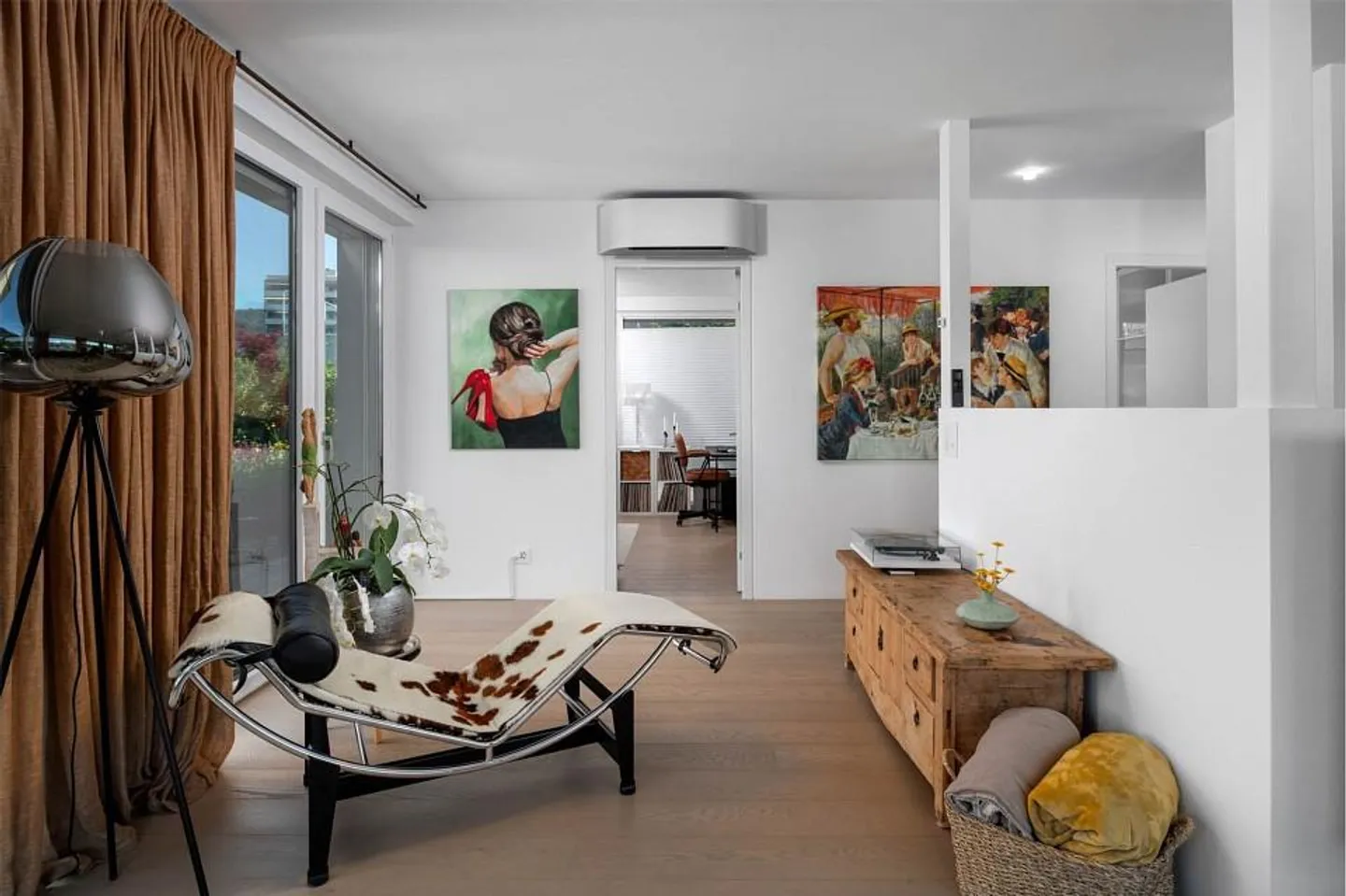 Like-new 4½ room penthouse apartment in a good location - Photo 4 of 11
