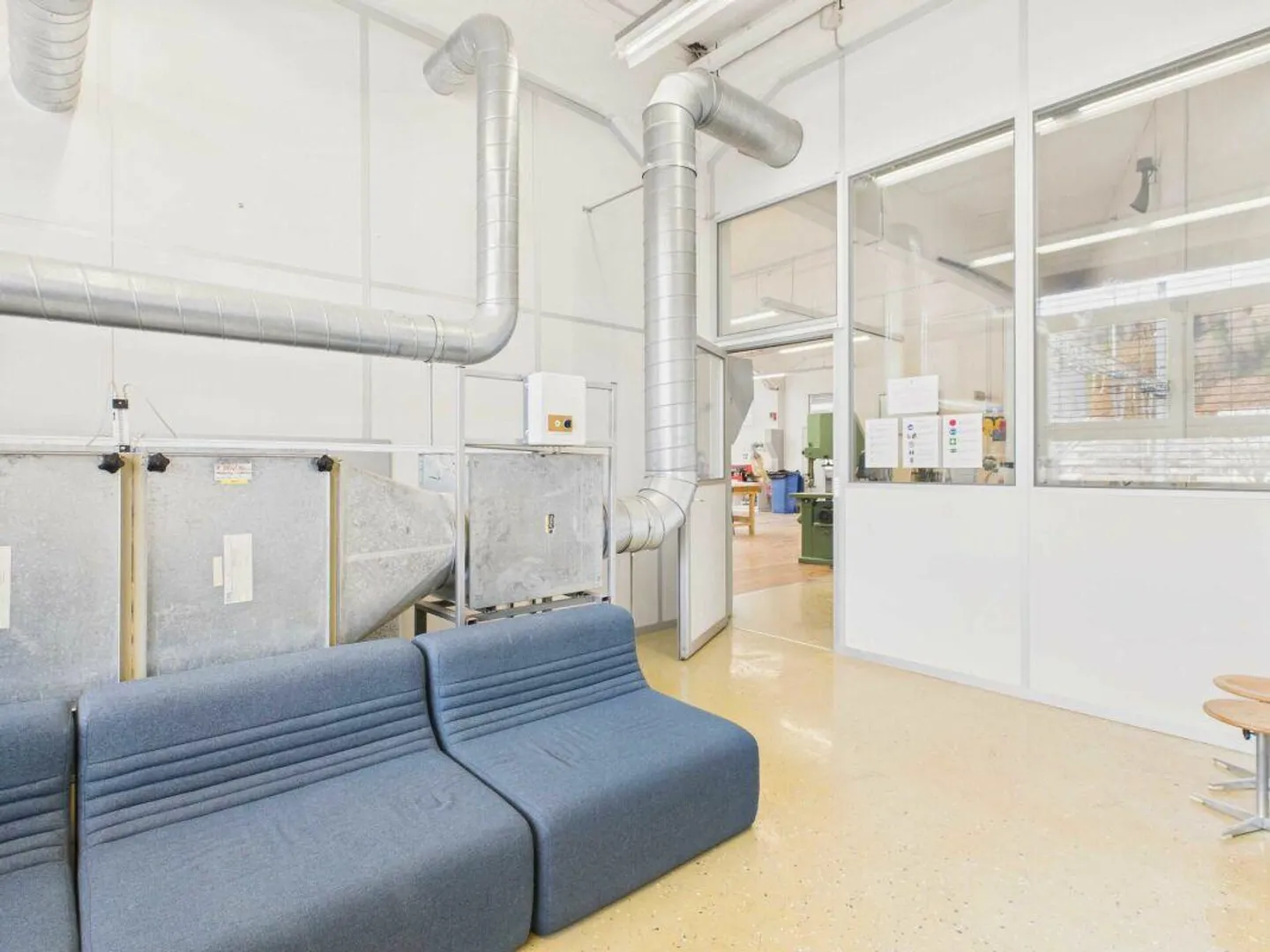 Office/Commercial Spaces in a Central Location - Photo 3 of 14