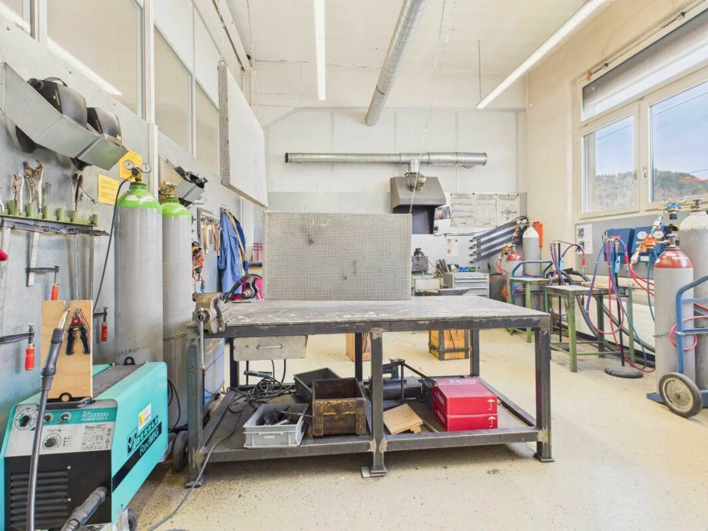 Office/Commercial Spaces in a Central Location - Photo 11 of 14