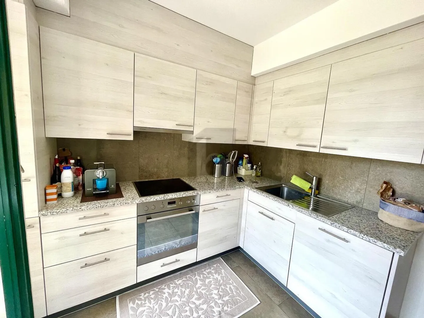 Spacious Apartment with Garden - Photo 2 of 6