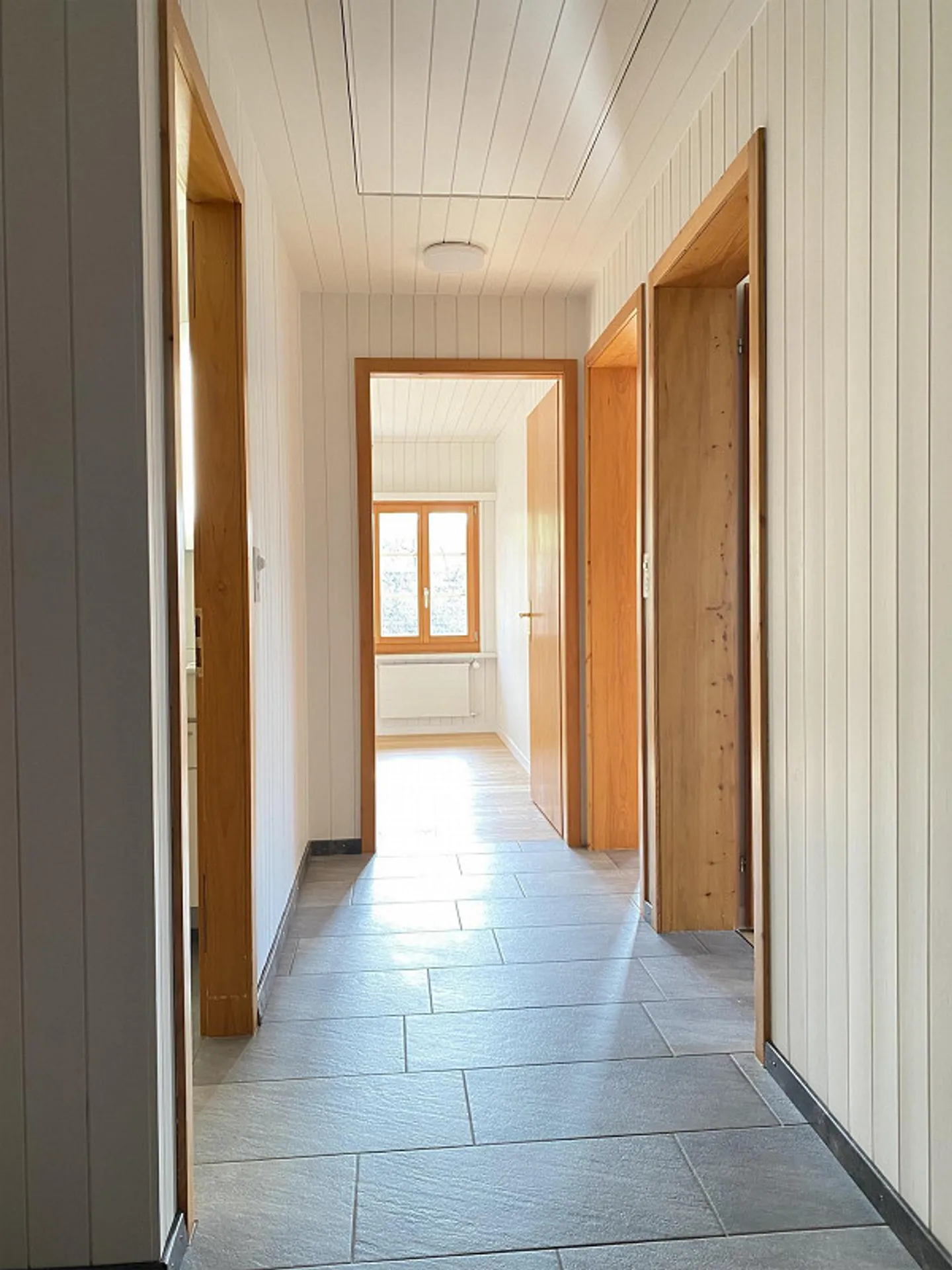 Freshly renovated, large single-family house in the green - Photo 18 of 28