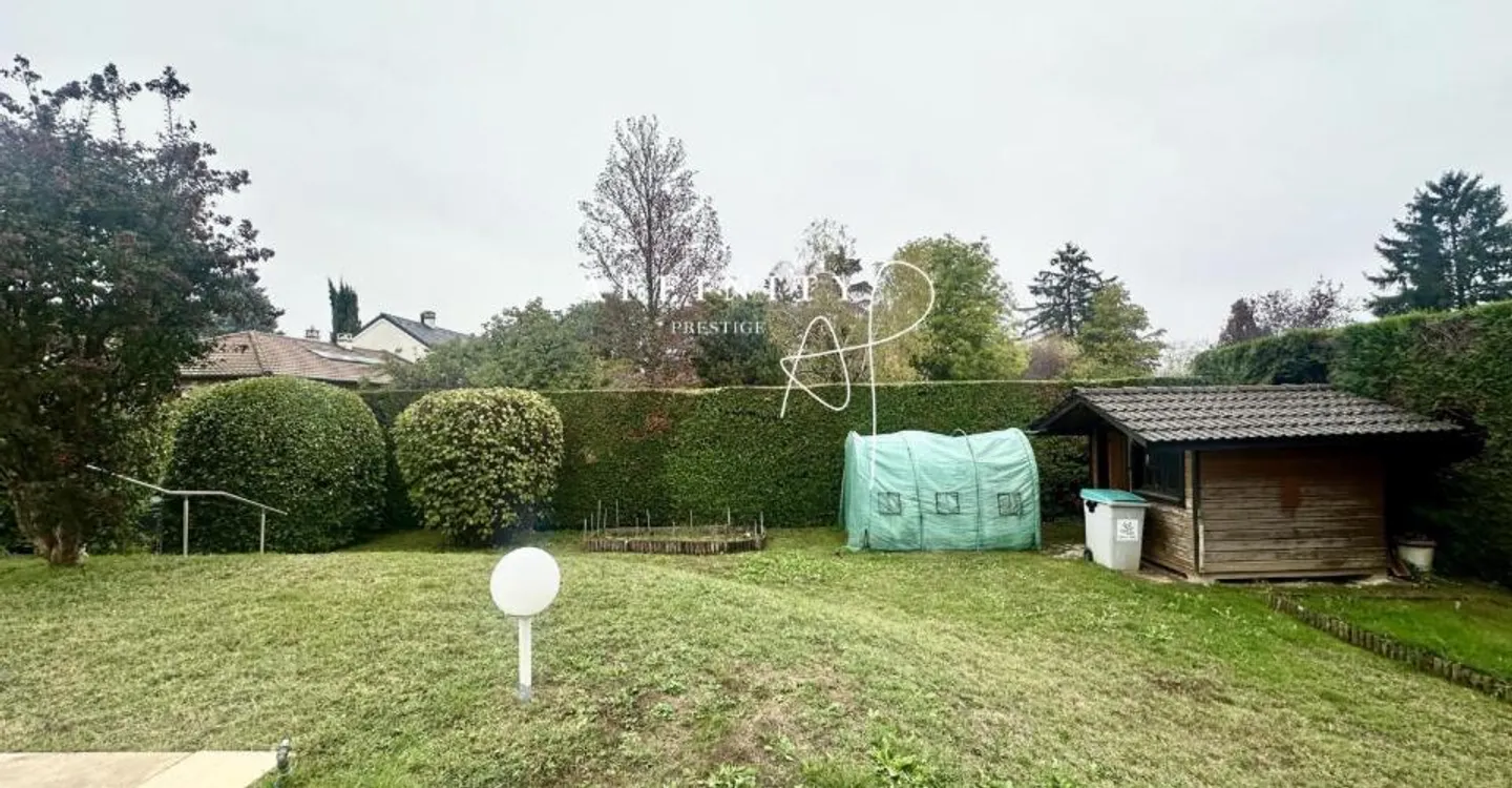 THÔNEX ? Élégante villa de plain-pied avec piscine, dans un environnement calme et résidentiel - Photo 8 of 9