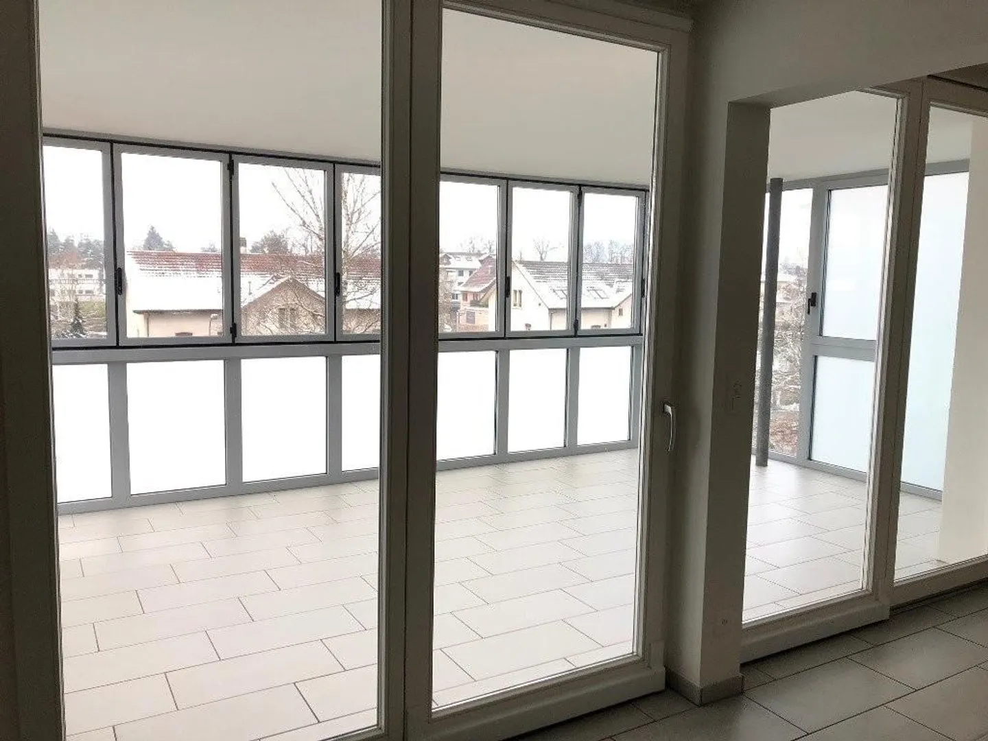 Piano terra / ricomincia in autunno - Foto 2 di 10