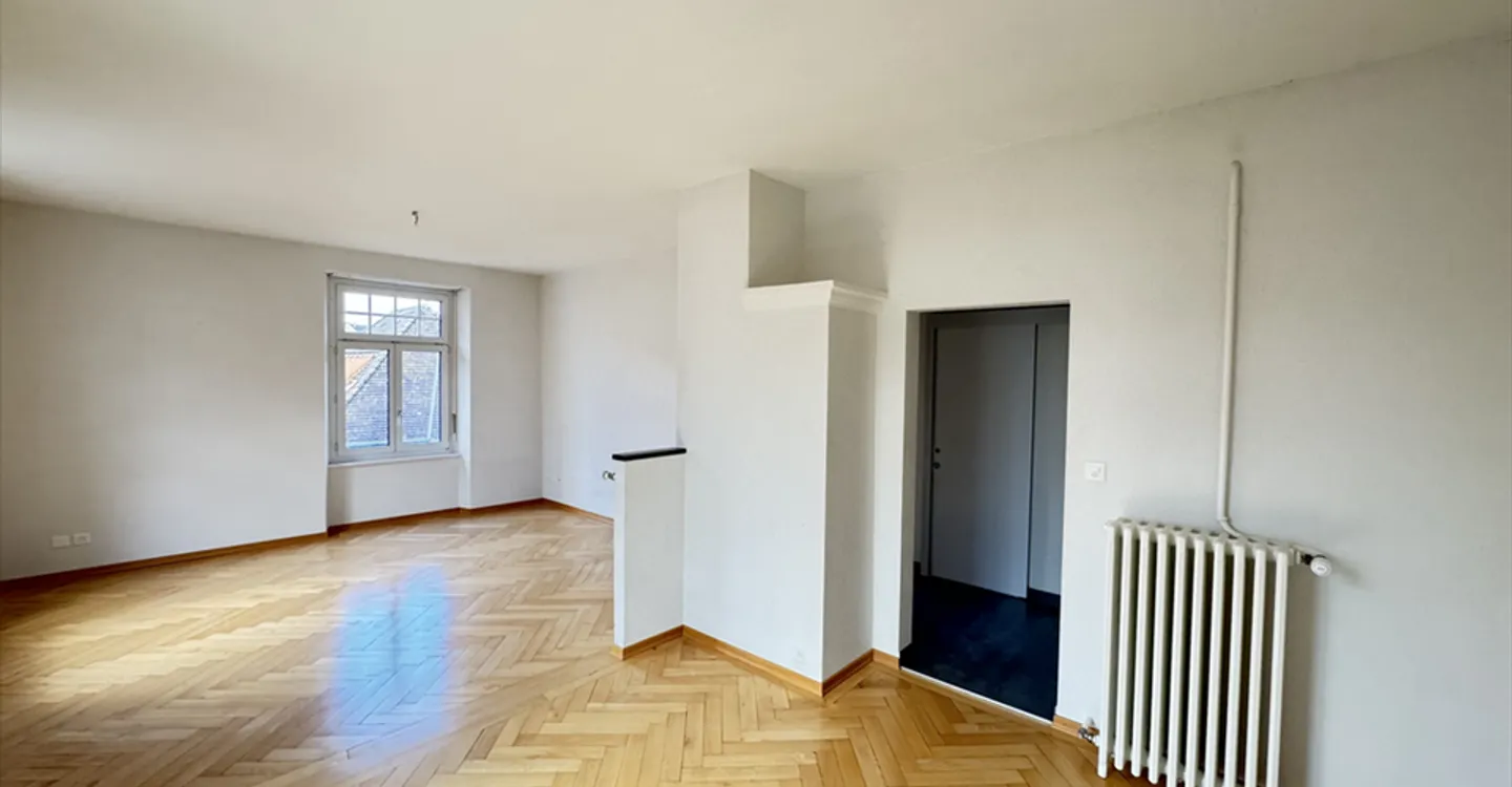 Renovated Apartments Near Train - Photo 7 of 8