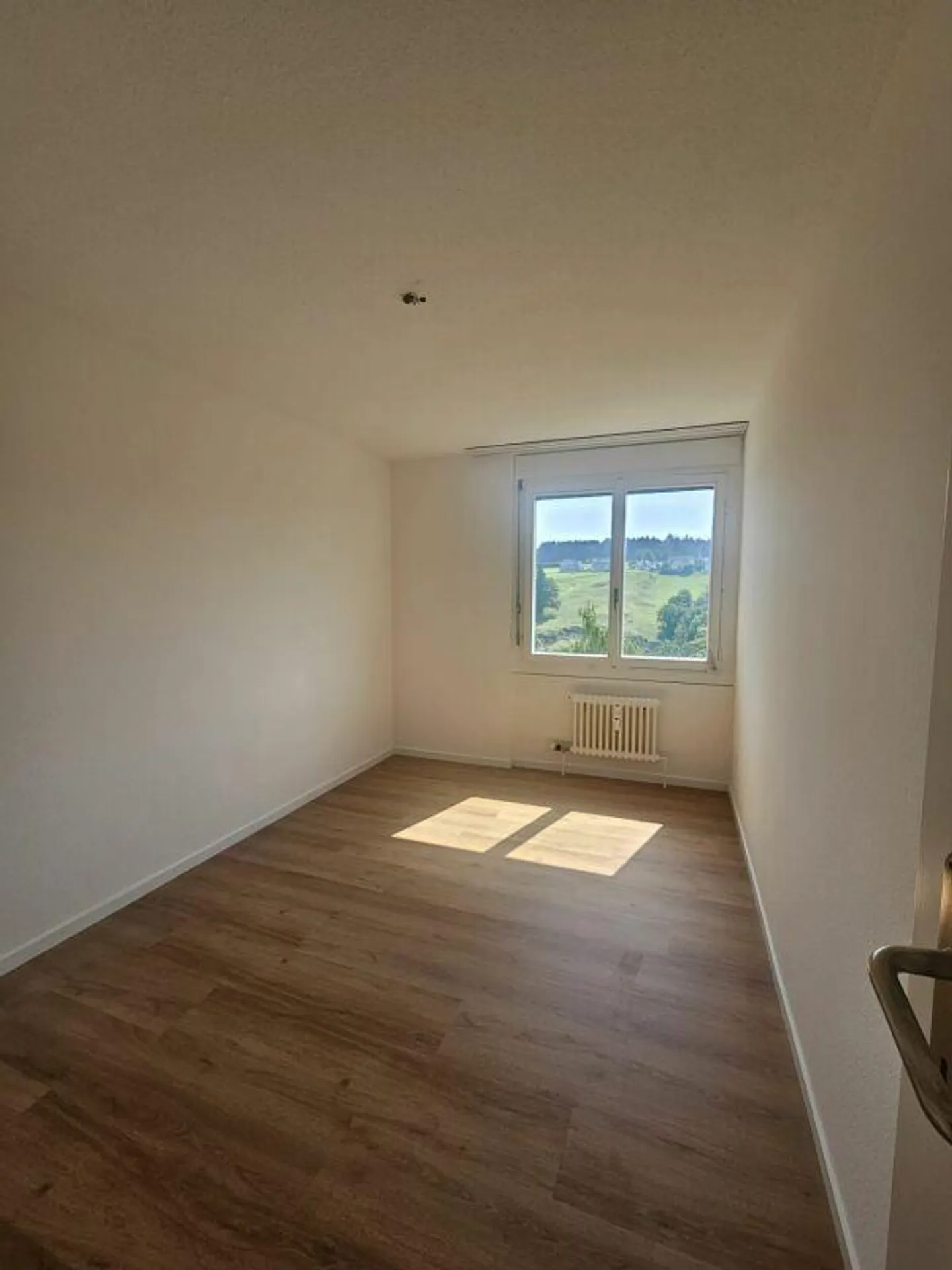 Appartamento moderno 3.5 stanze - Foto 1 di 8