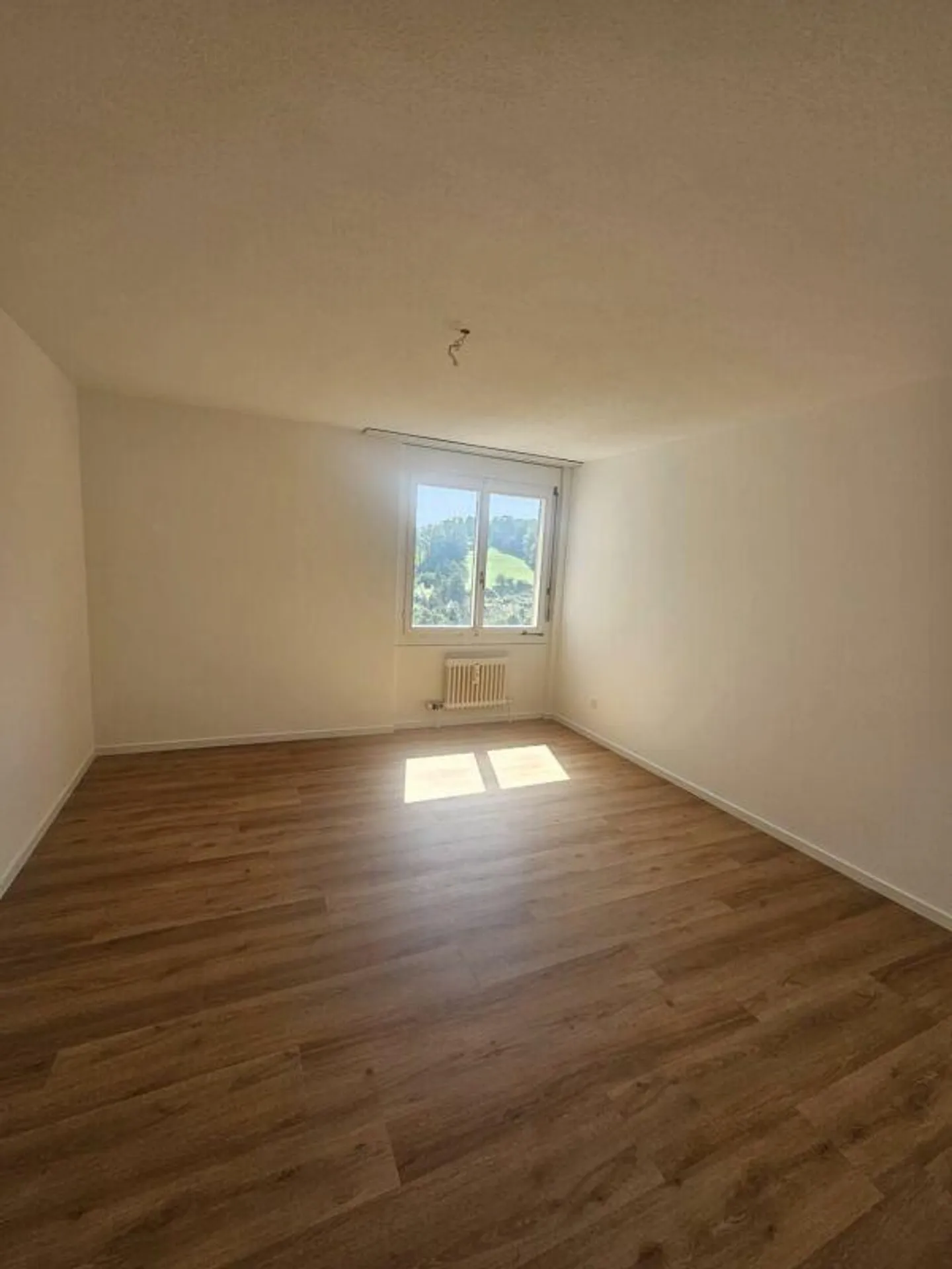 Appartamento moderno 3.5 stanze - Foto 2 di 8