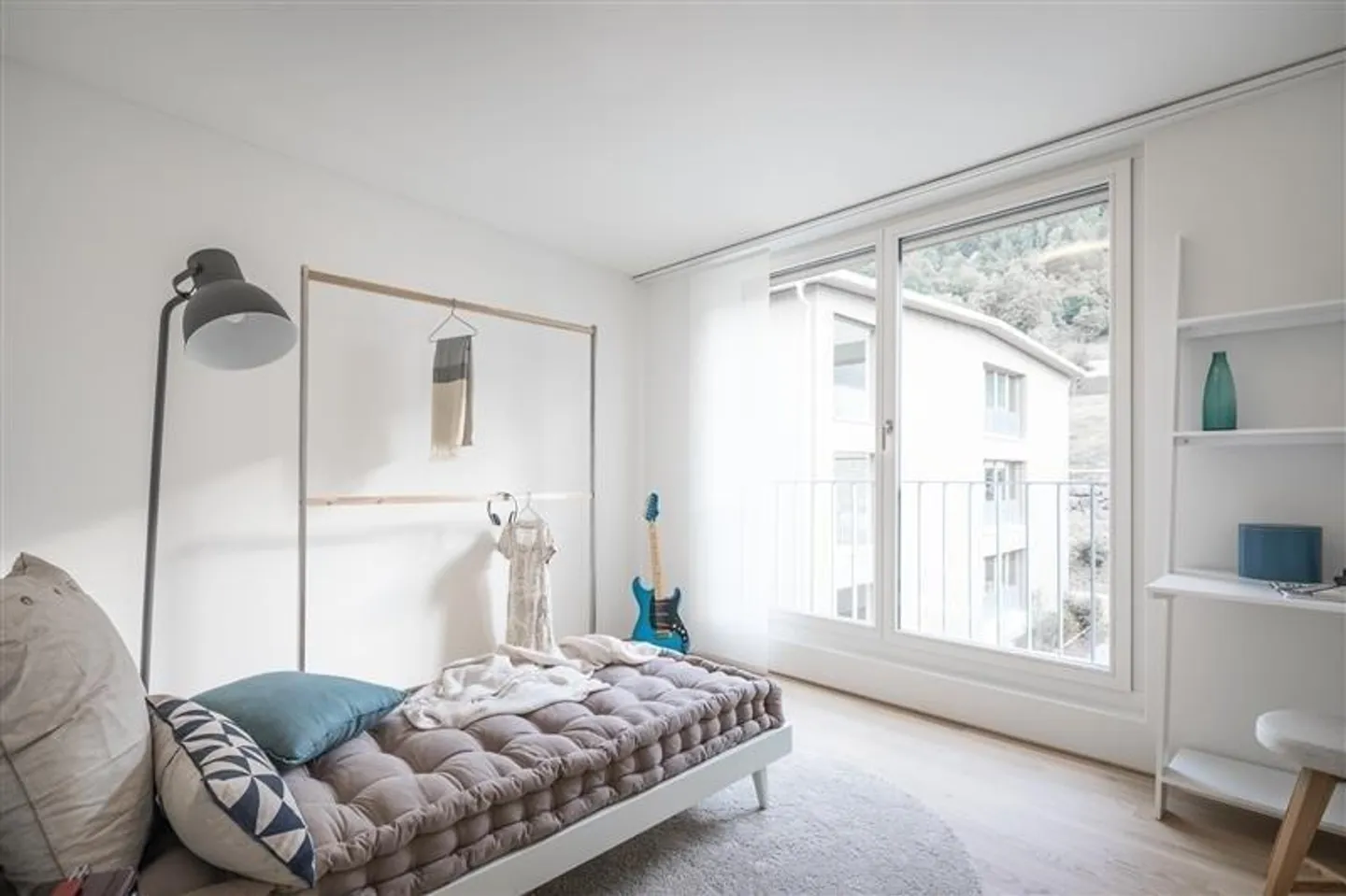 Appartamento moderno di 3,5 locali a Tomils in affitto! - Foto 6 di 7