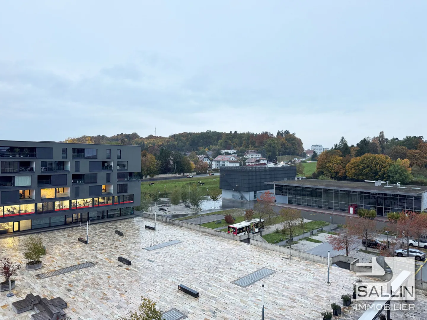 Spazio amministrativo bello e luminoso al 4° piano con parcheggio interno. - Foto 11 di 11