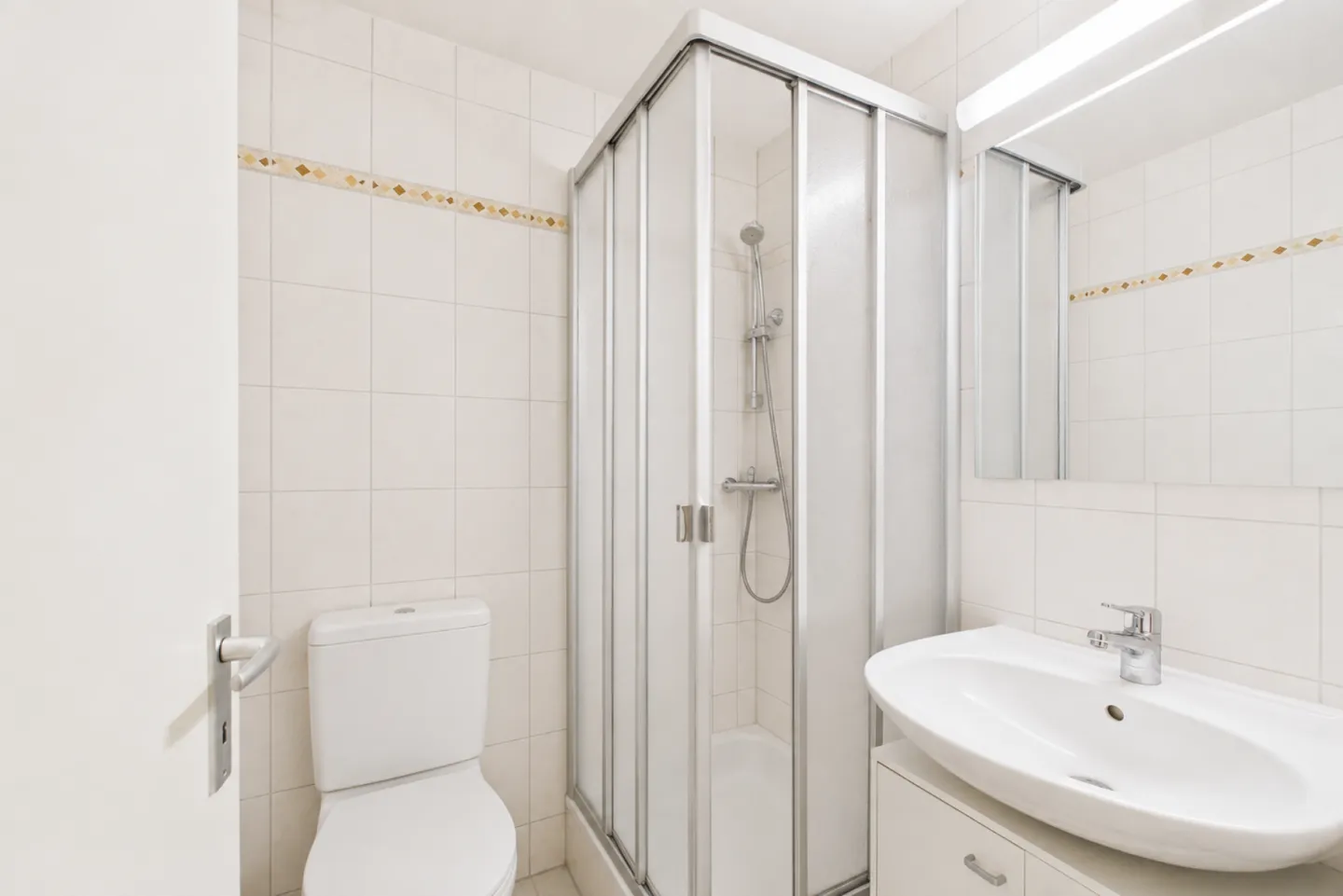 Helle Wohnung mit Balkon - Foto 8 von 11