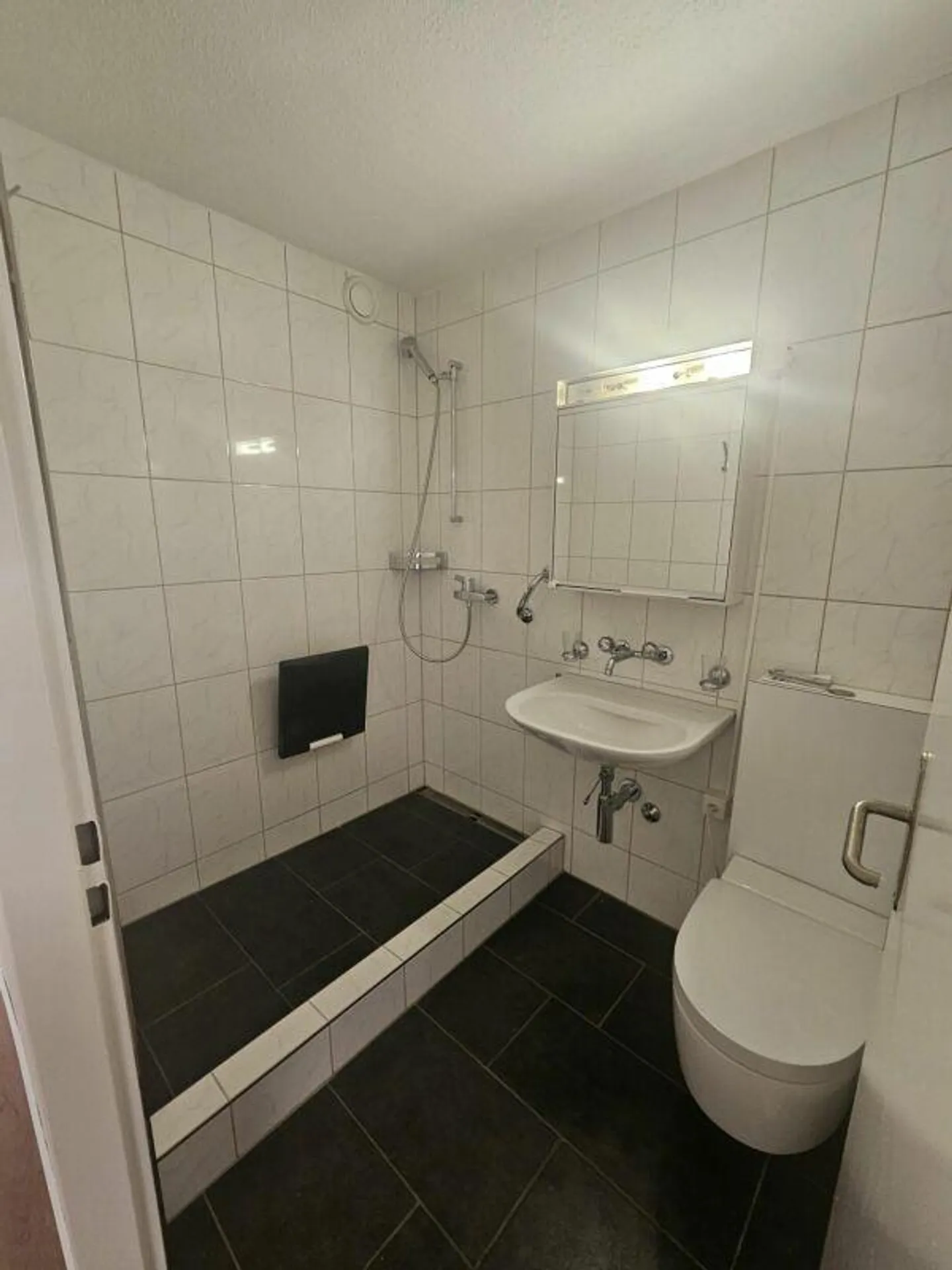 Appartamento moderno 3.5 stanze - Foto 5 di 8