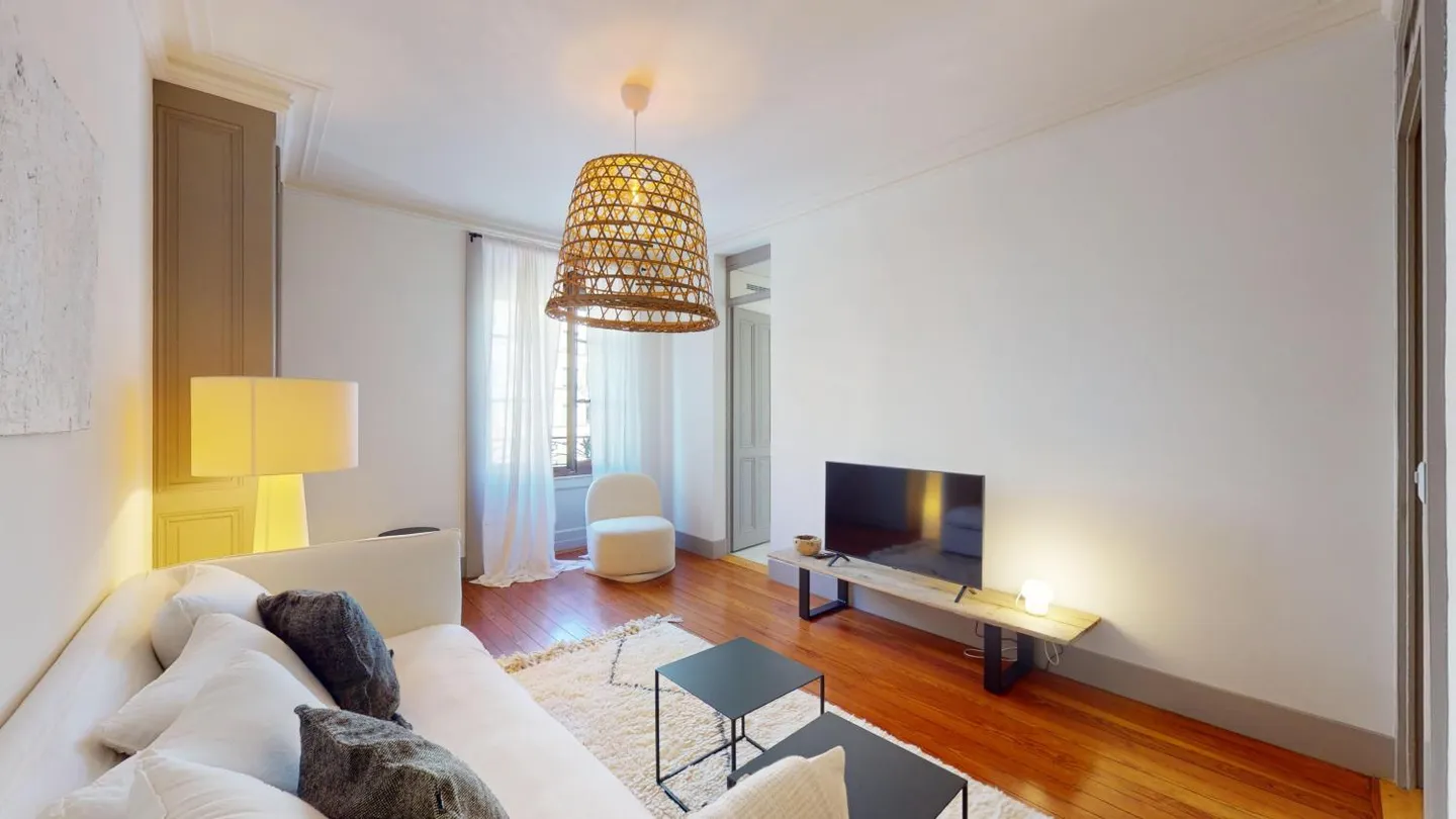 FURNISHED 3-ROOM APARTMENT - opposite the Eaux-Vives train station - Photo 1 of 17