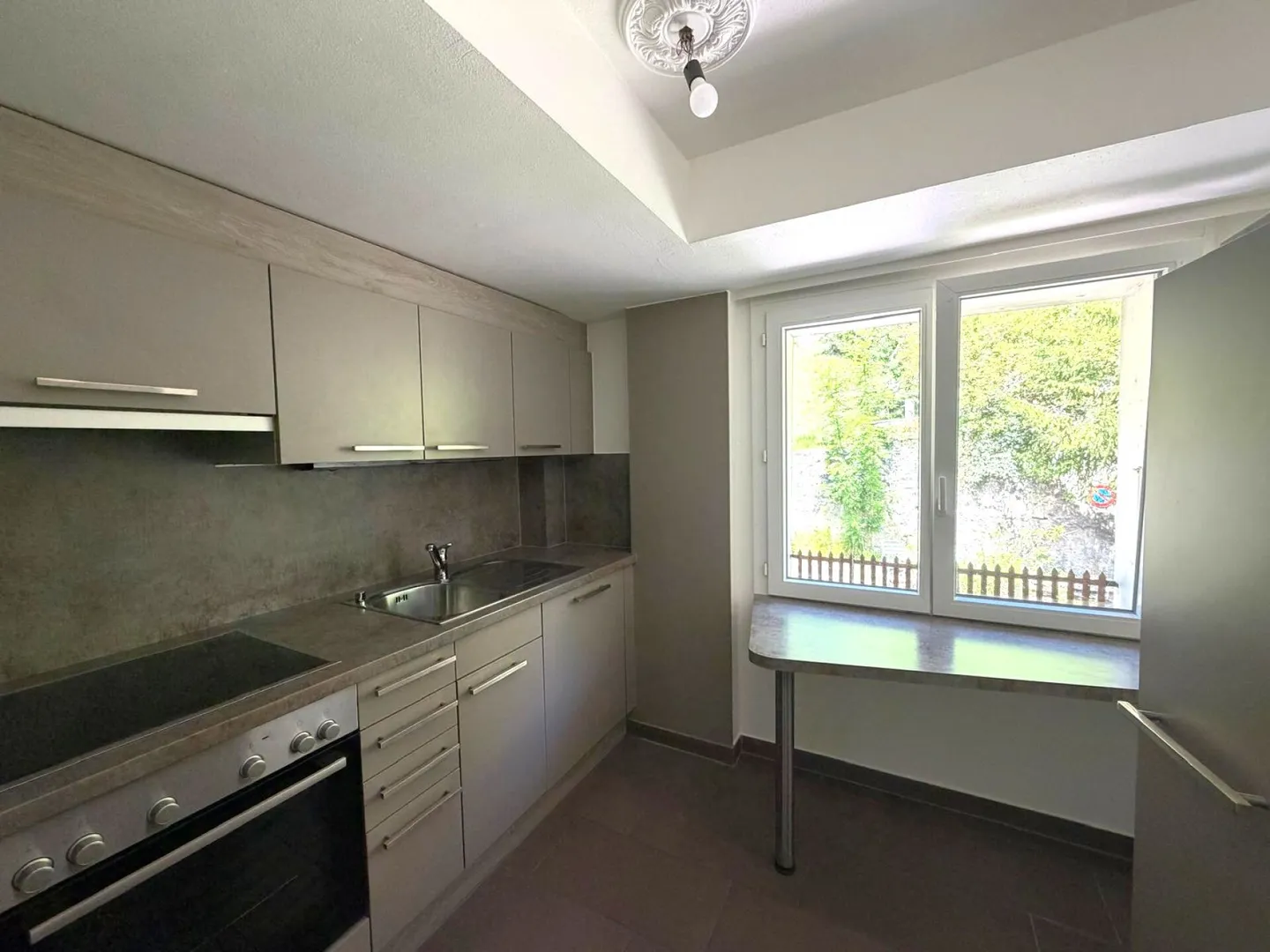 St-Imier, schöne renovierte 3.5-Zimmer-Wohnung im 2. Stock - Foto 1 von 8