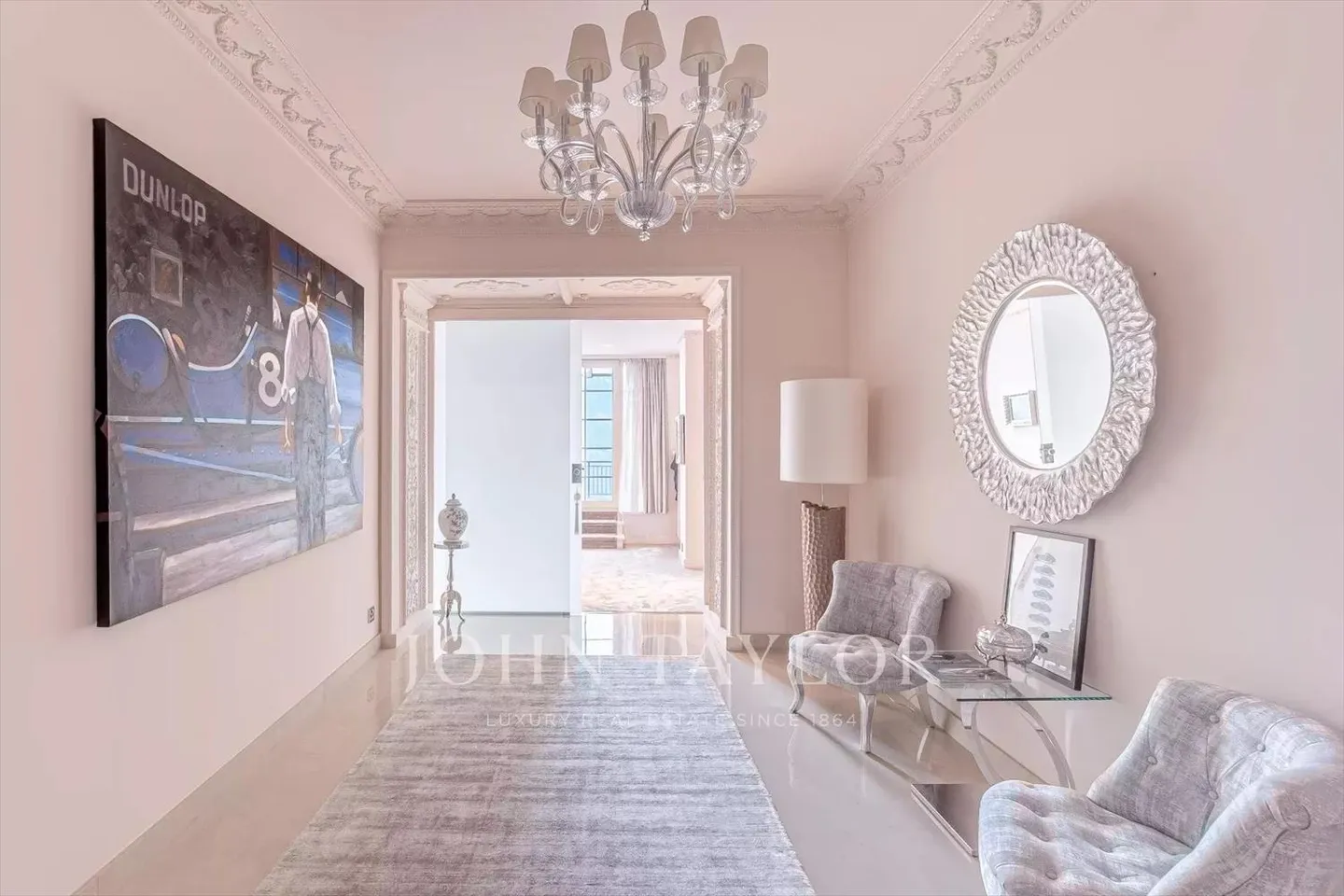 Magnificent apartment with spectacular views - Photo 8 of 13