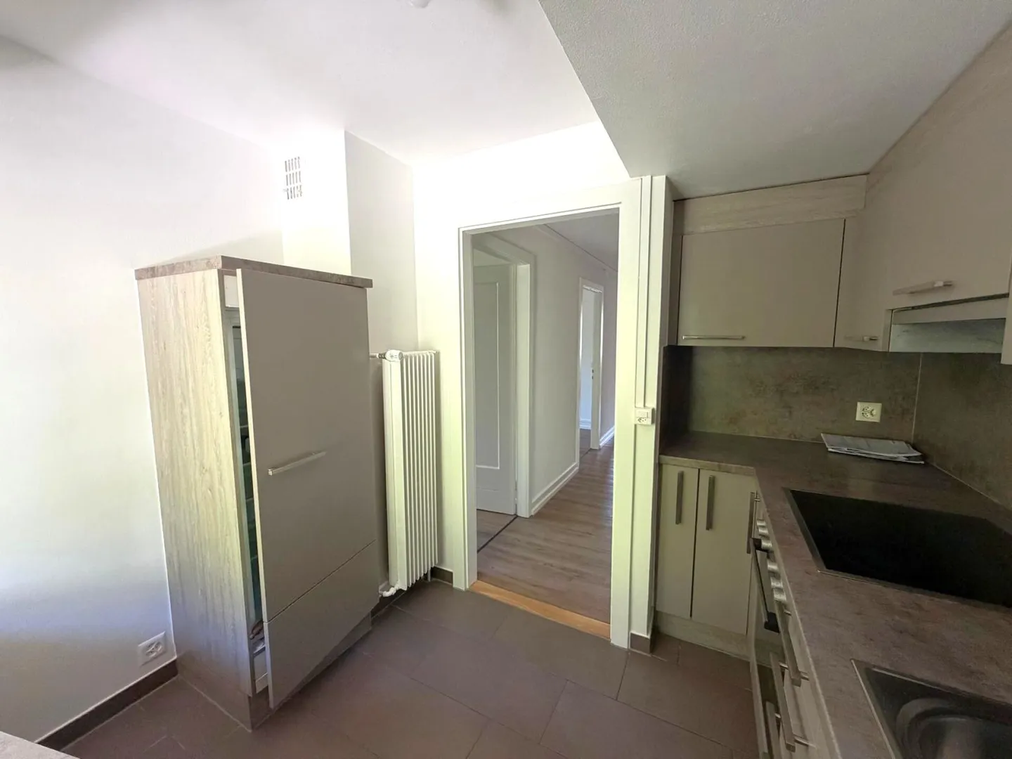 St-Imier, schöne renovierte 3.5-Zimmer-Wohnung im 2. Stock - Foto 2 von 8