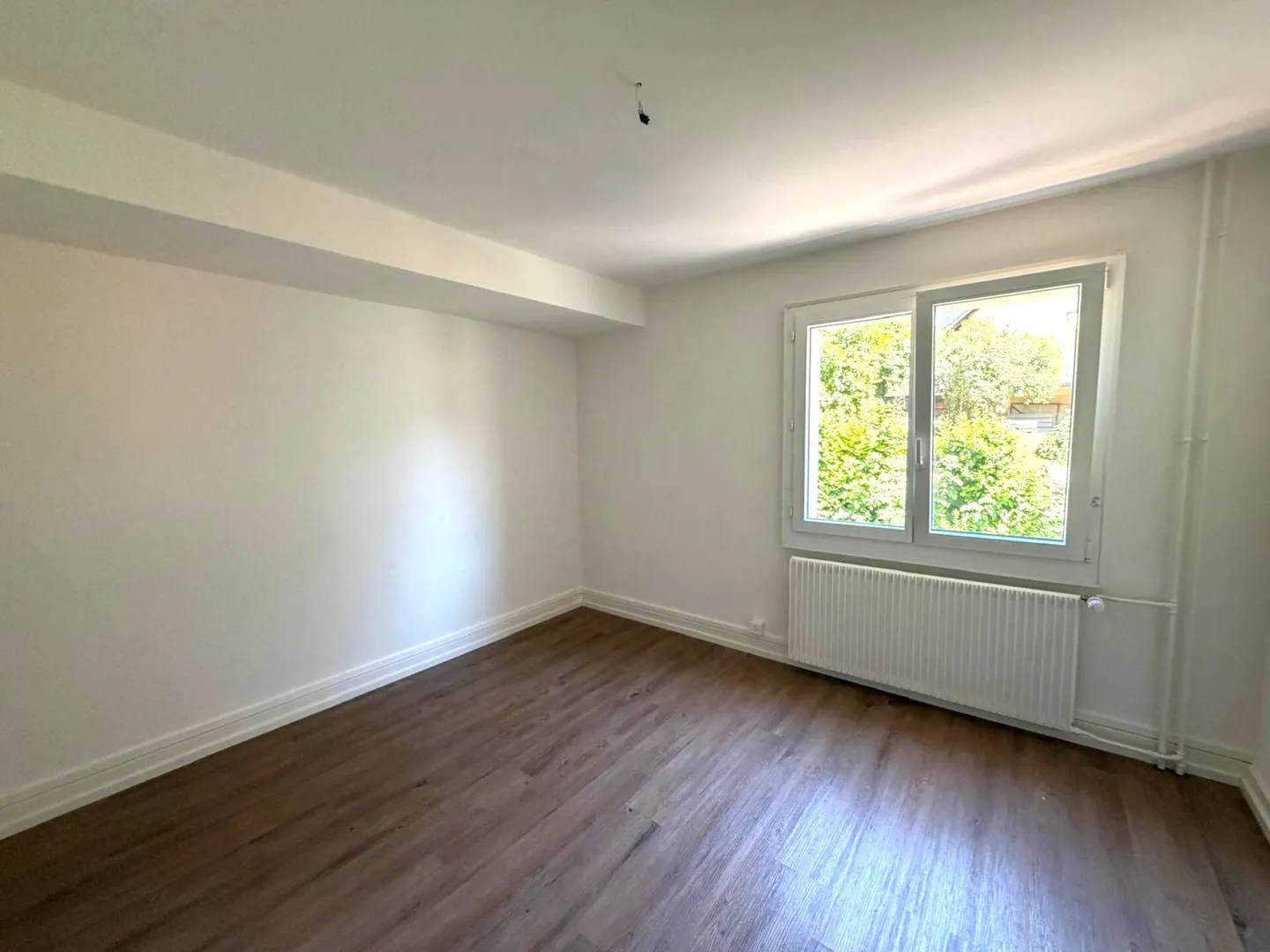 St-Imier, schöne renovierte 3.5-Zimmer-Wohnung im 2. Stock - Foto 4 von 8