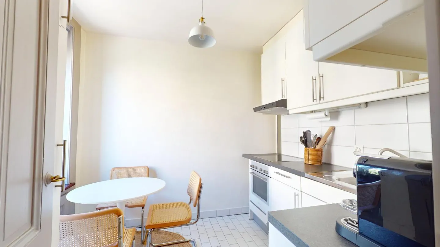 FURNISHED 3-ROOM APARTMENT - opposite the Eaux-Vives train station - Photo 7 of 17