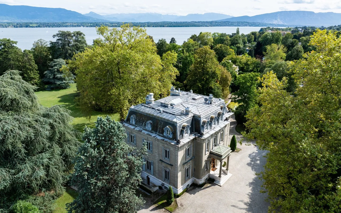 Villa Fleur d'Eau - A Swiss Gem - Photo 2 of 27