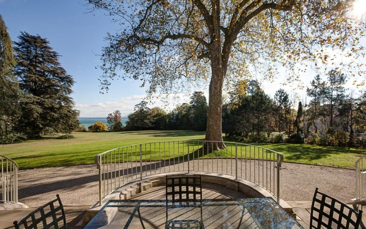 Villa Fleur d'Eau - A Swiss Gem - Photo 4 of 27