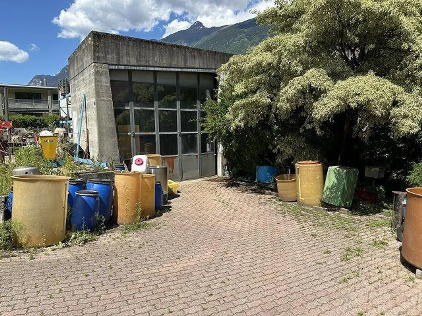 Moderne Villa mit Werkstatt - Foto 20 von 25