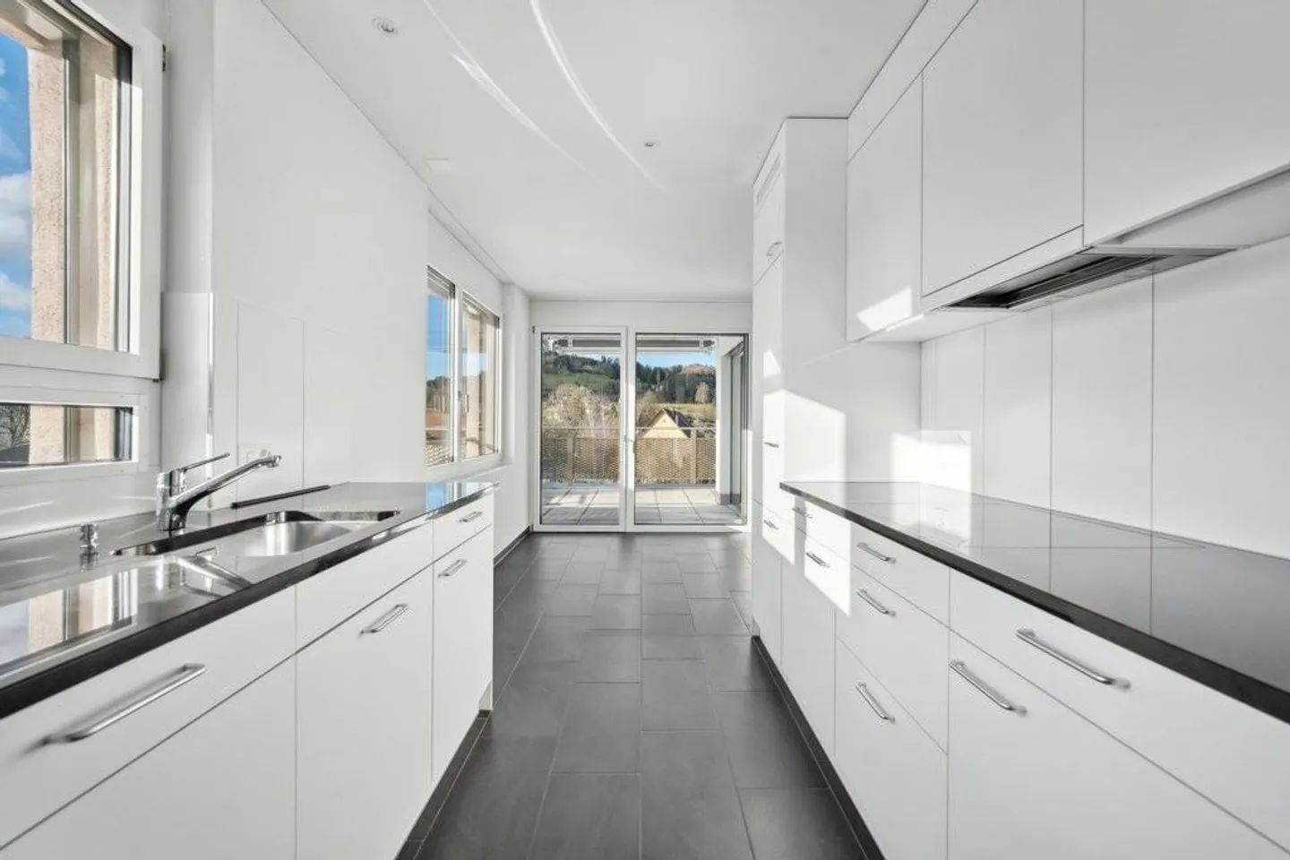 Modern 2.5-room apartment - ideal for singles and couples! - Photo 4 of 5