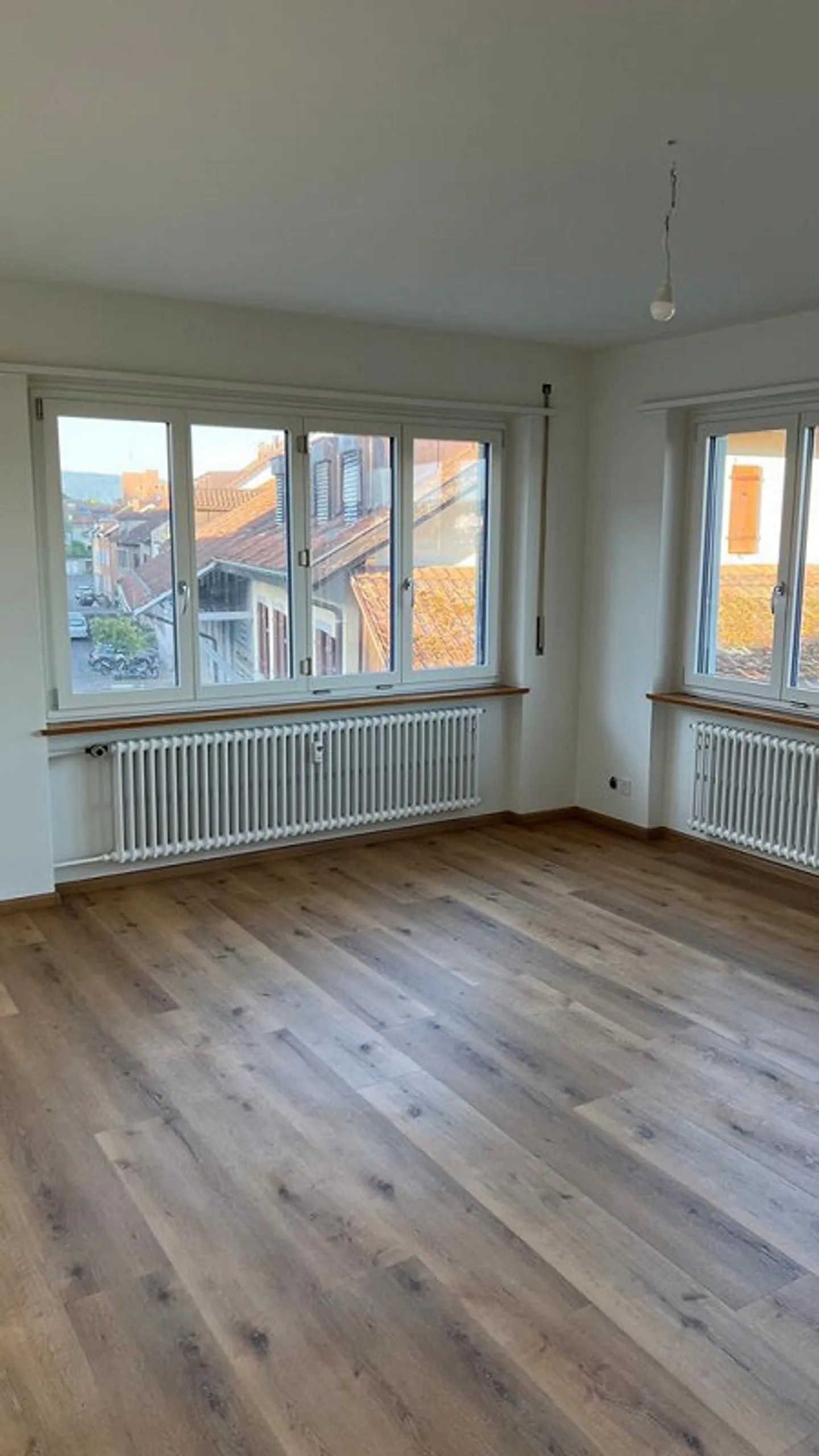 Renovated 4-room apartment on the 2nd floor - Photo 2 of 6