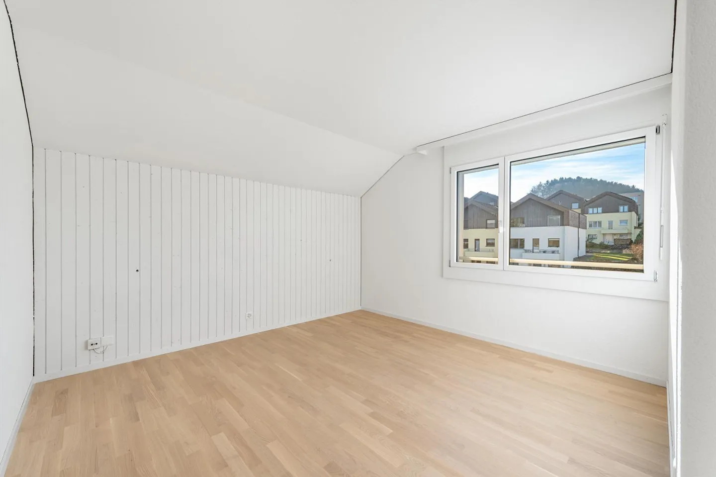 Spazio per tutta la famiglia - attico di 5,5 stanze appena ristrutturato - Foto 9 di 11