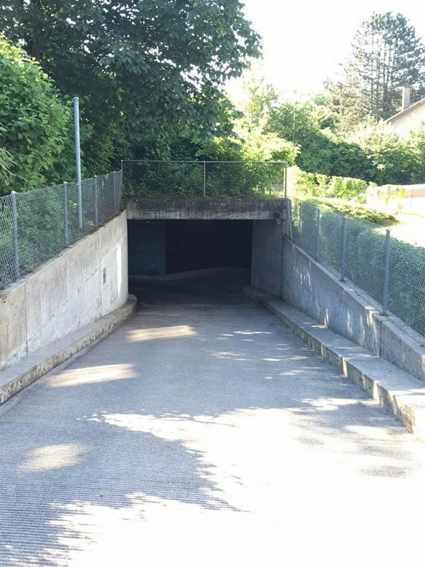 Parkplätze in Schwerzenbach gesucht? - Foto 2 di 3