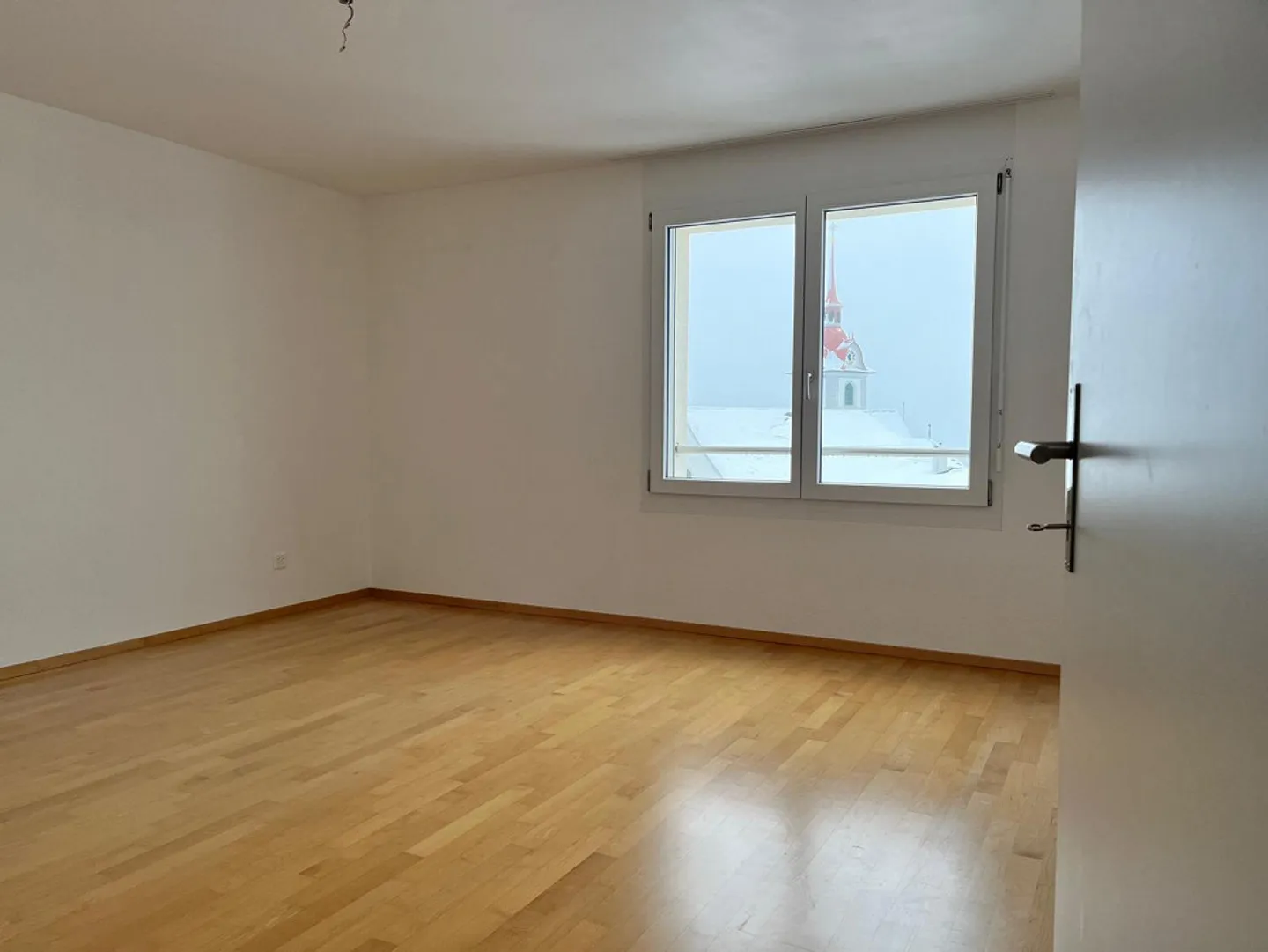 1 Month Free Living: Exclusive Apartment with a View - Photo 6 of 10