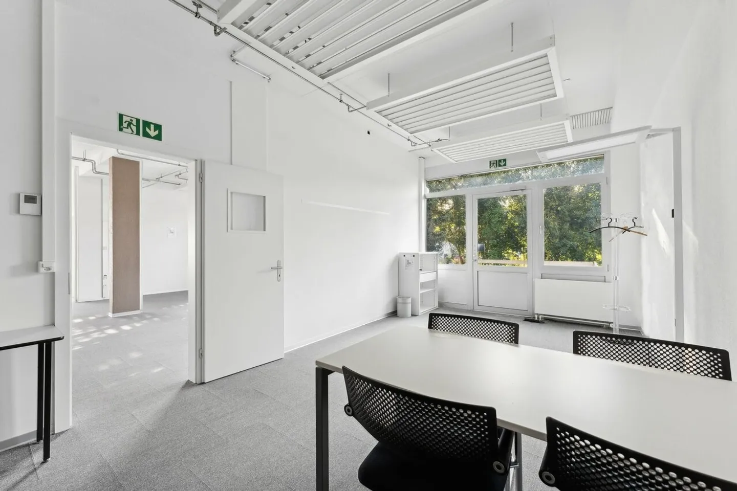 Votre surface de succès - aménagement haut de gamme et connexions parfaites ! - Photo 6 sur 11