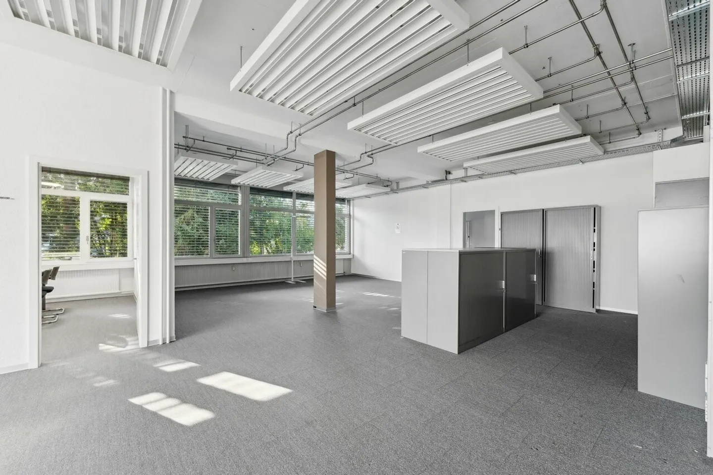 Votre surface de succès - aménagement haut de gamme et connexions parfaites ! - Photo 5 sur 11