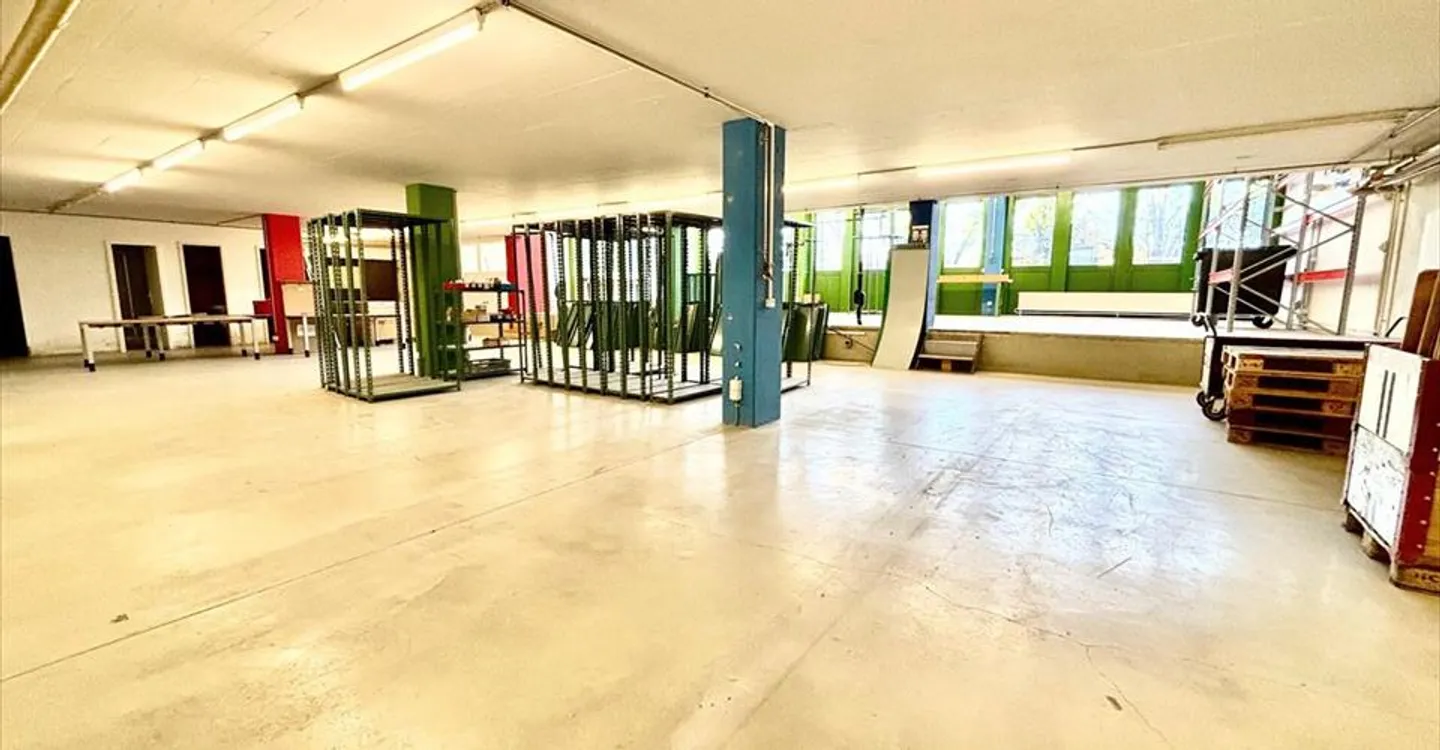 Office space for rent - Photo 4 of 8