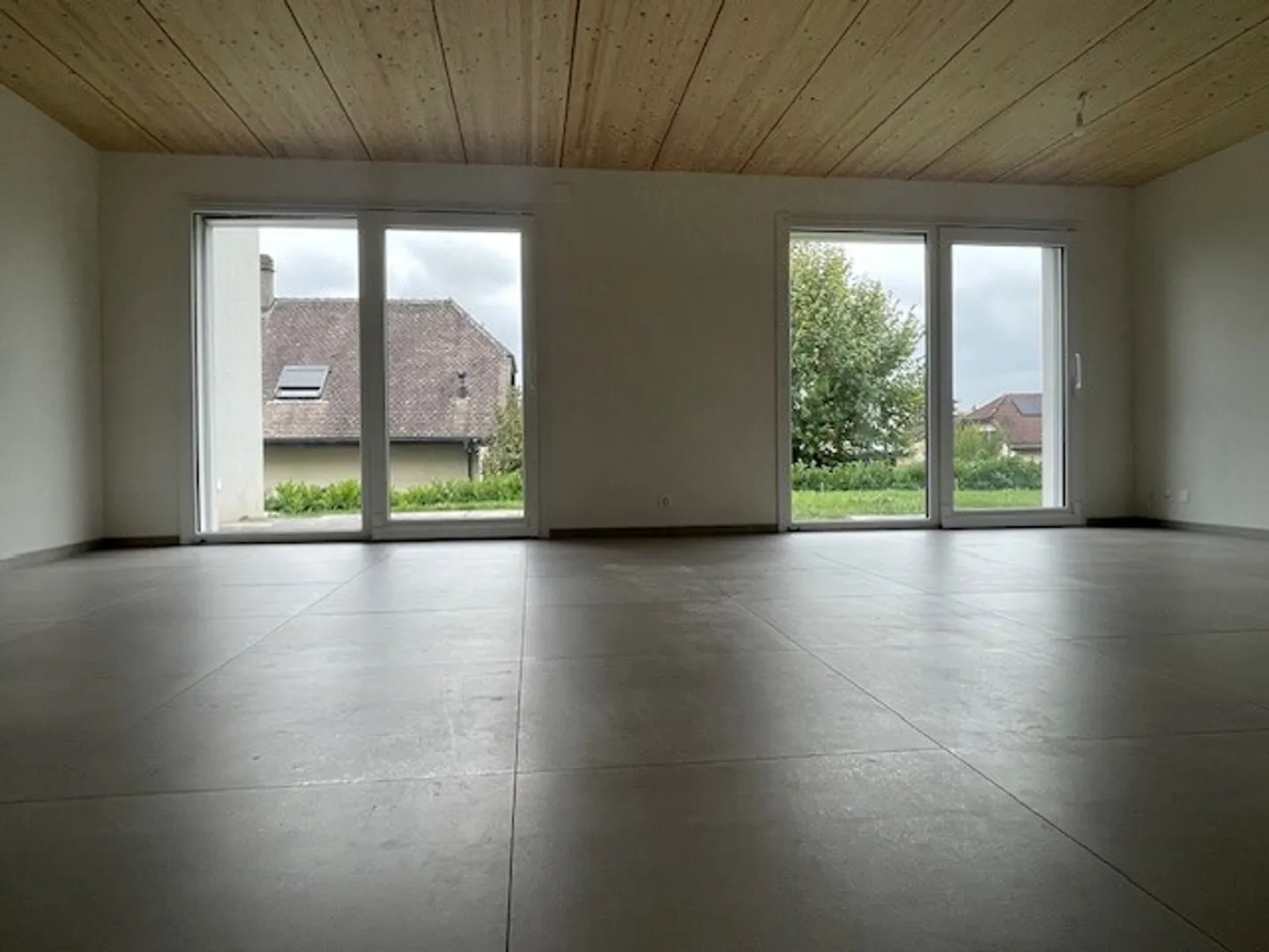Accommodation with two terraces and private garden - Photo 4 of 10